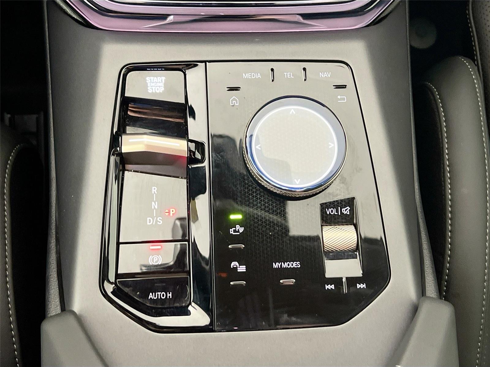 2025 BMW X3 30 - Photo 16