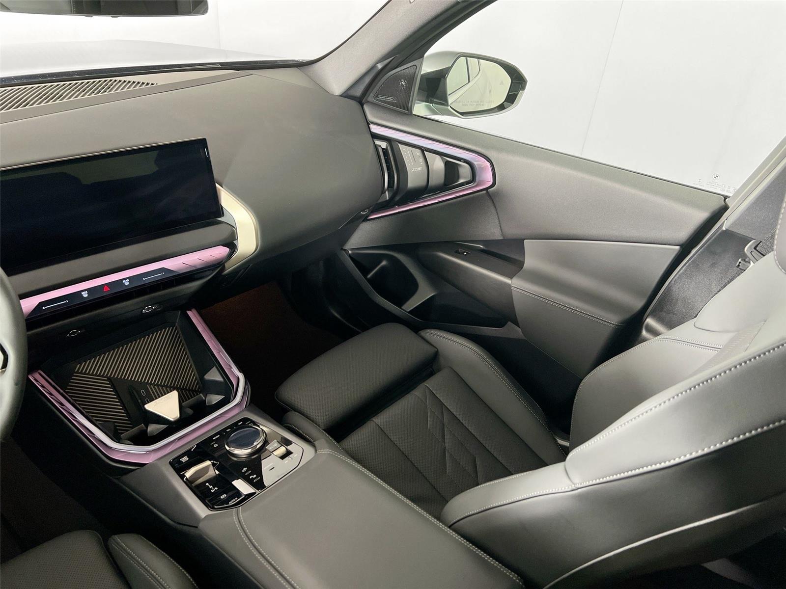 2025 BMW X3 30 - Photo 22