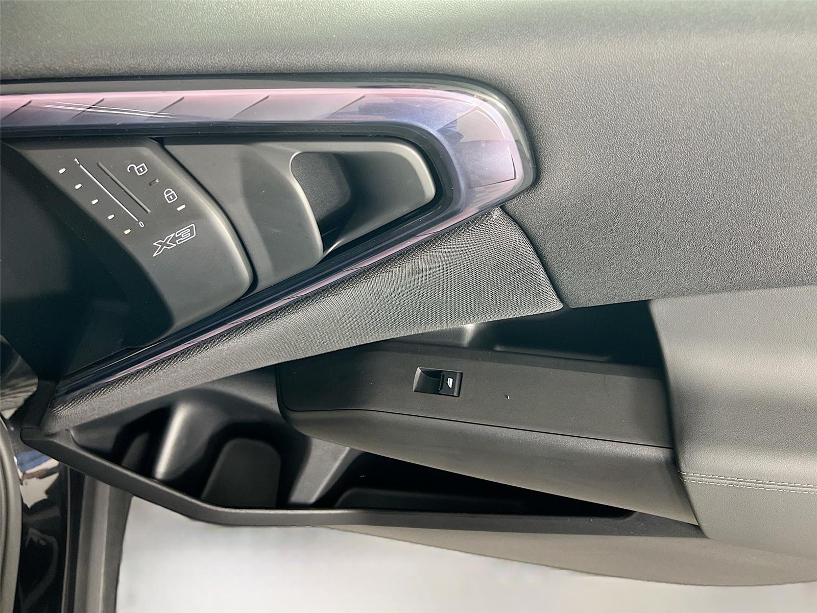 2025 BMW X3 30 - Photo 28