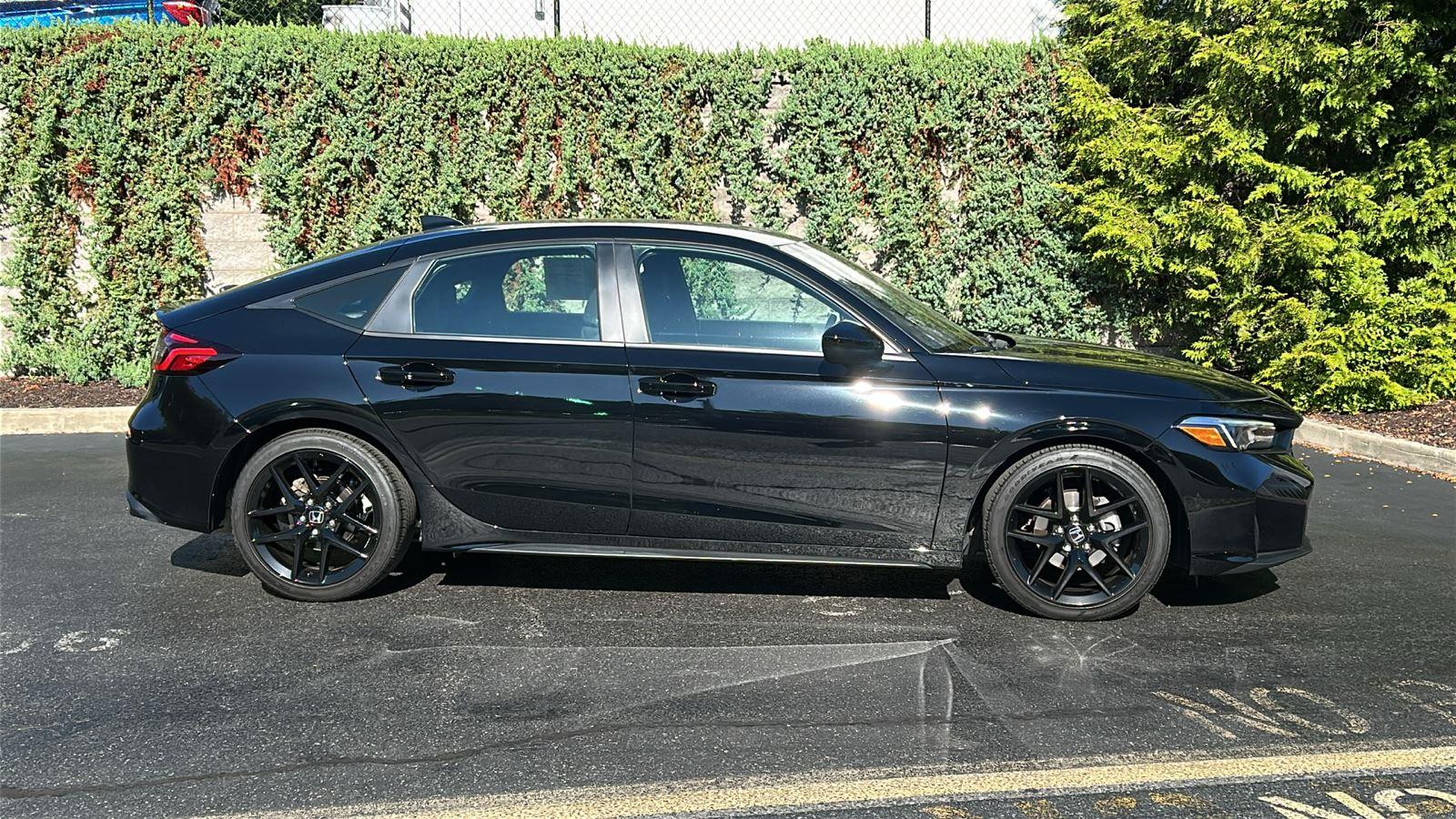 2025 Honda Civic Hatchback Sport photo 7