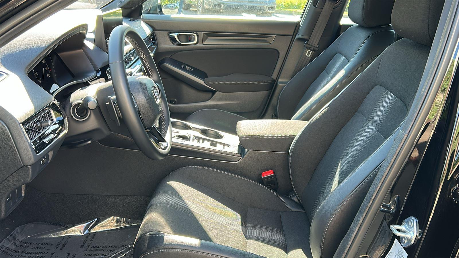 2025 Honda Civic Hatchback Sport photo 9
