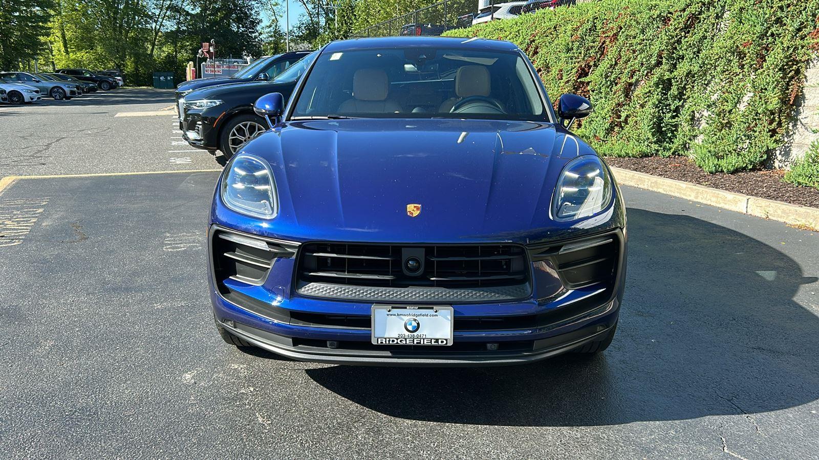 2023 Porsche Macan Base photo 2