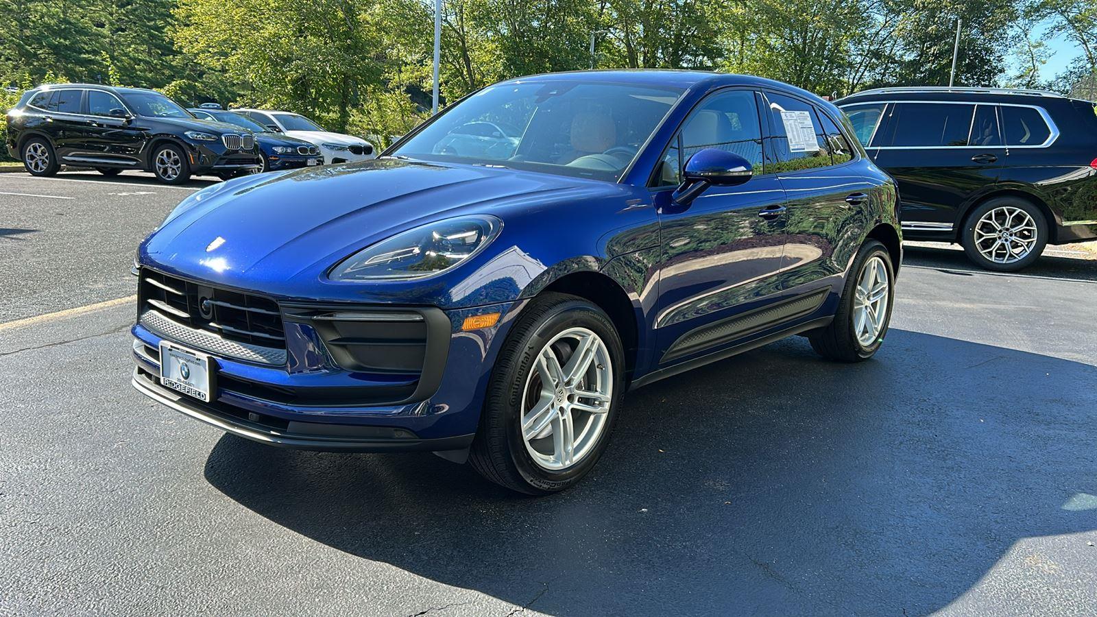 2023 Porsche Macan Base photo 3