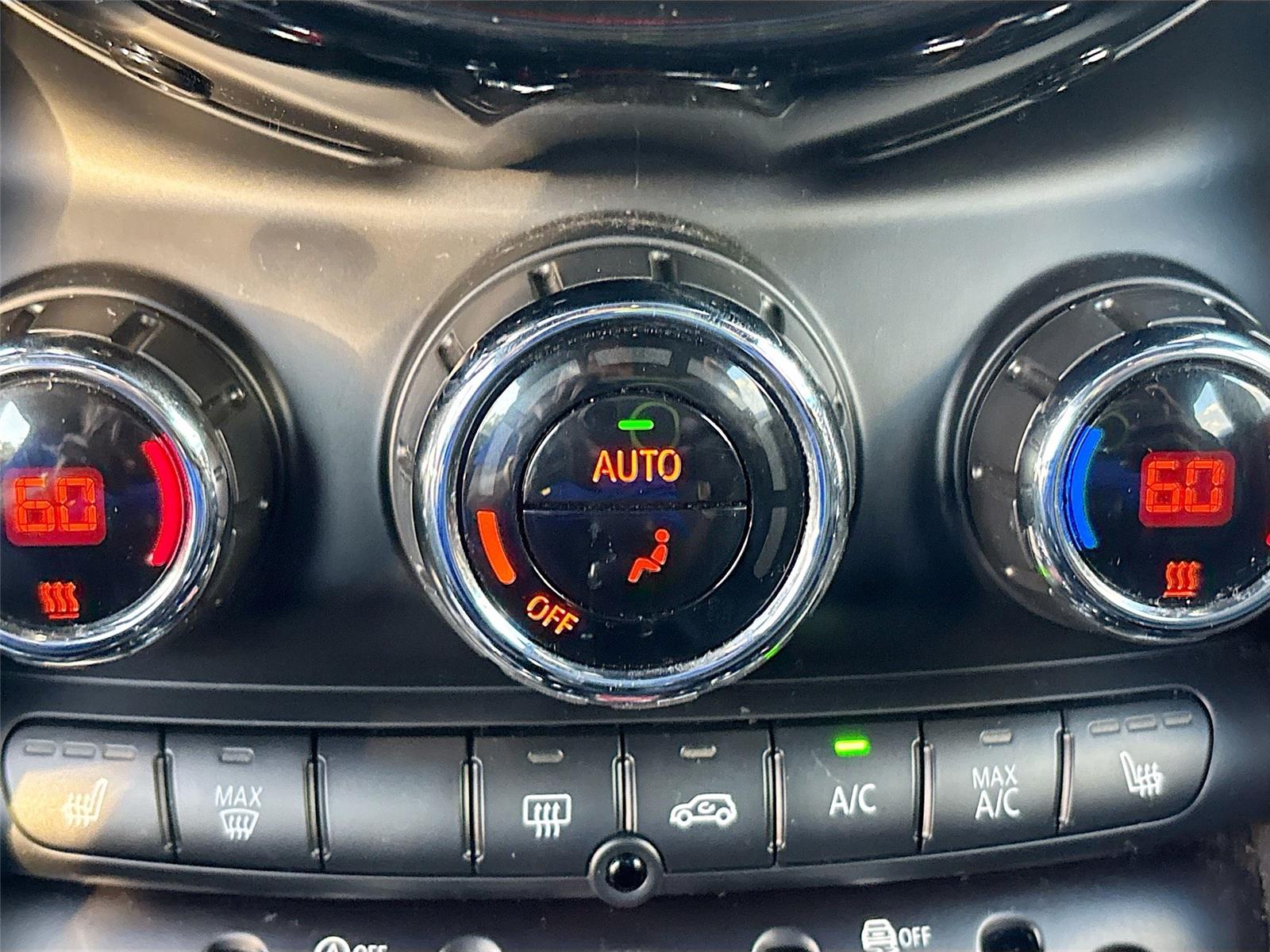 2022 MINI Hardtop 4 Door Oxford Edition