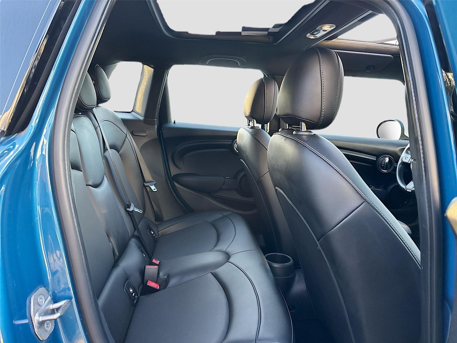 2022 MINI Hardtop 4 Door Oxford Edition