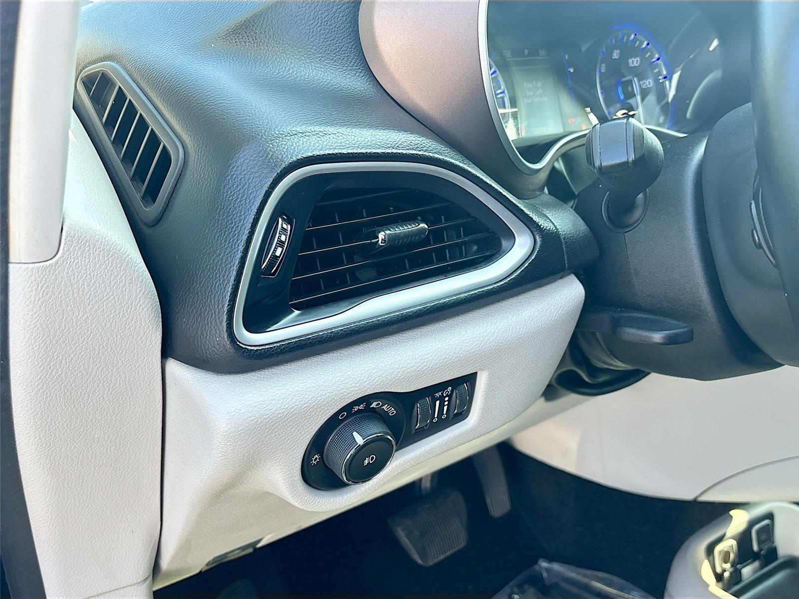 2018 Chrysler Pacifica Touring L