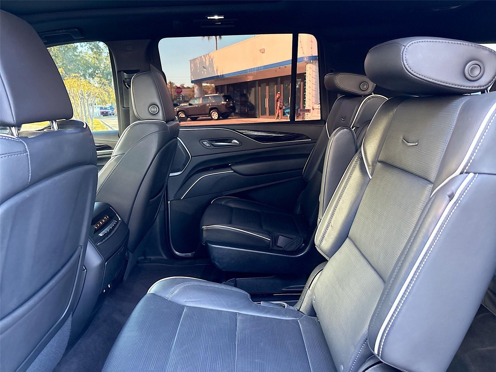 2023 Cadillac Escalade ESV 4WD Sport