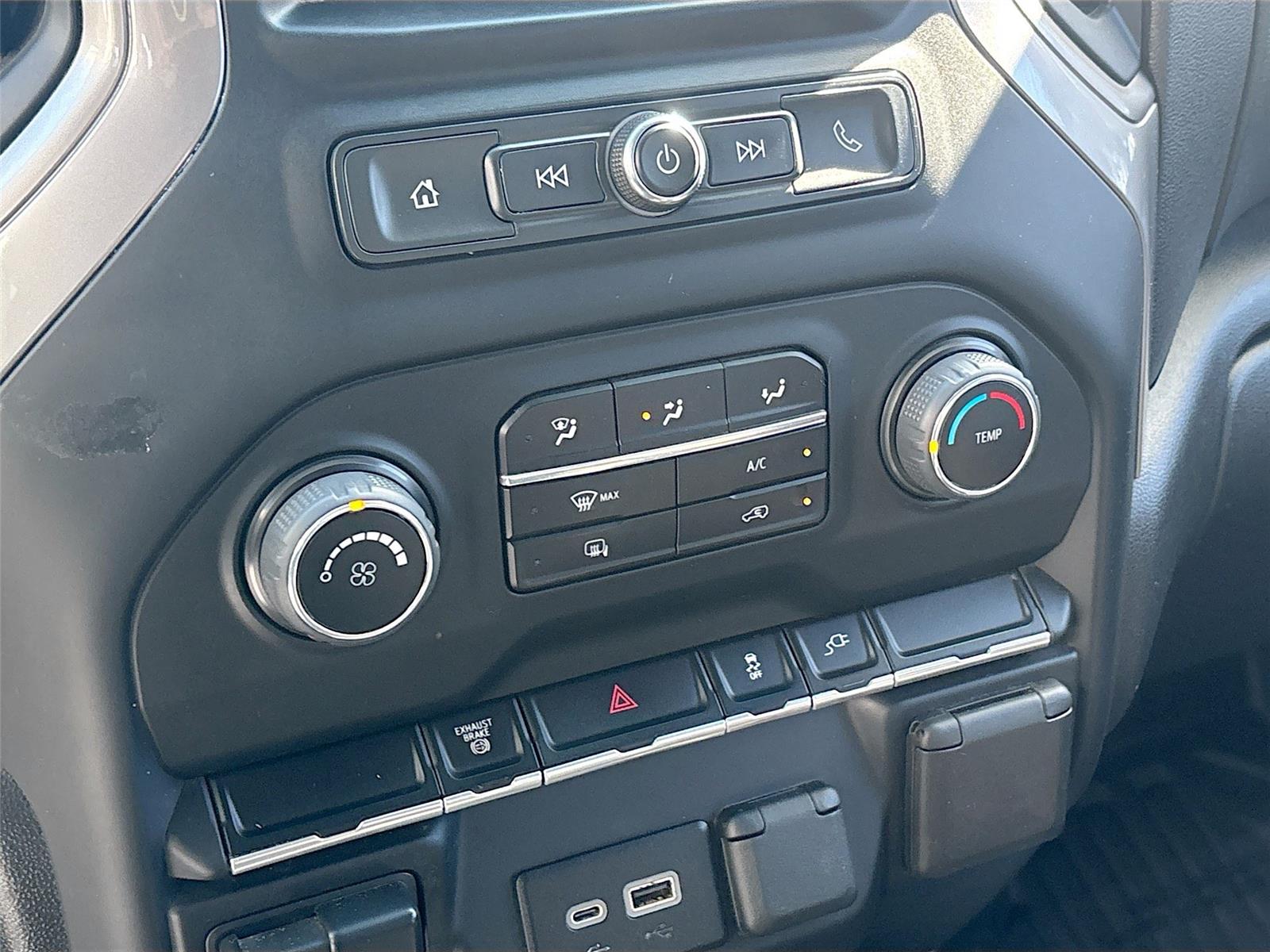 2022 Chevrolet Silverado 3500HD CC Work Truck