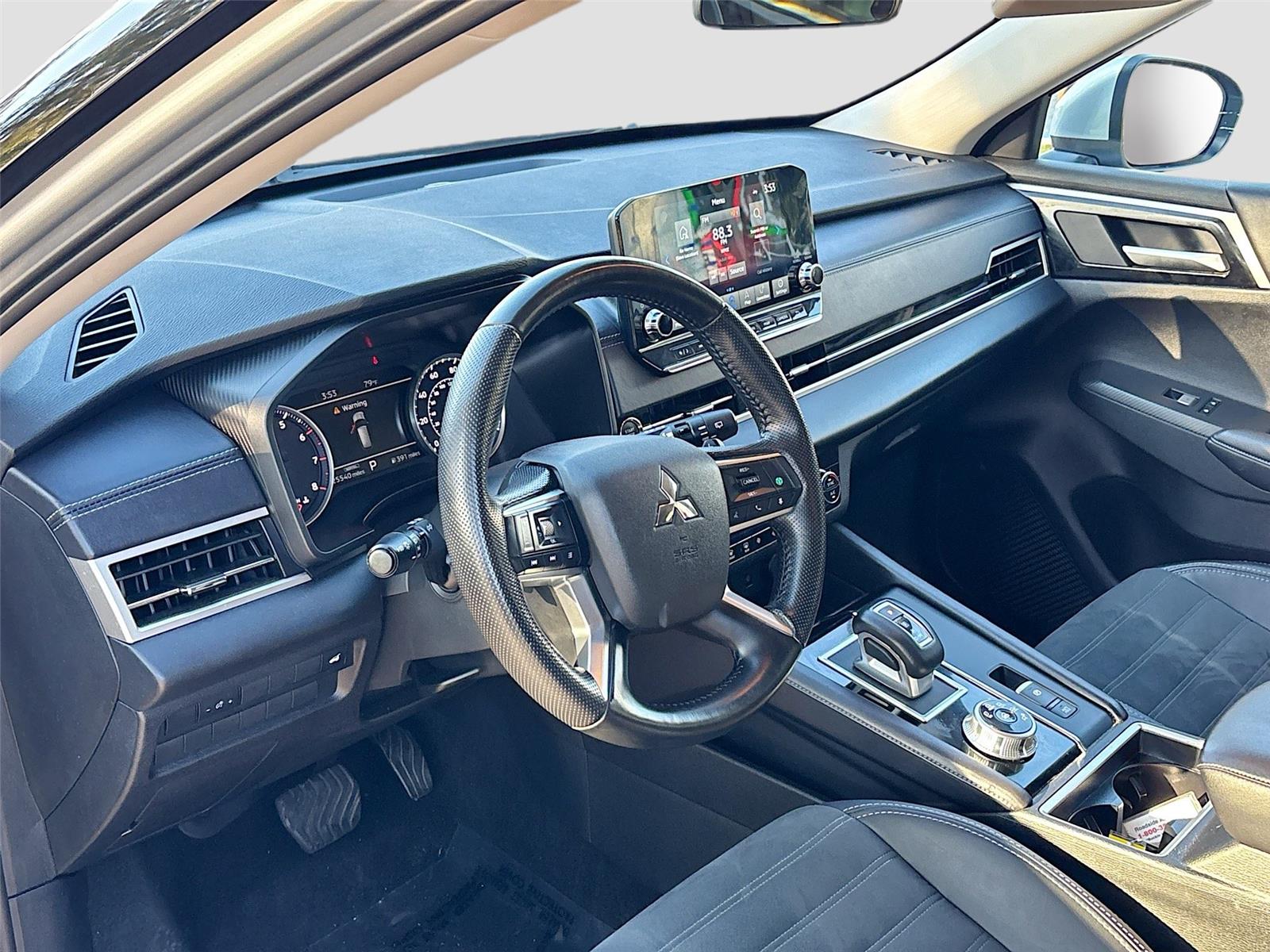 2024 Mitsubishi Outlander SE