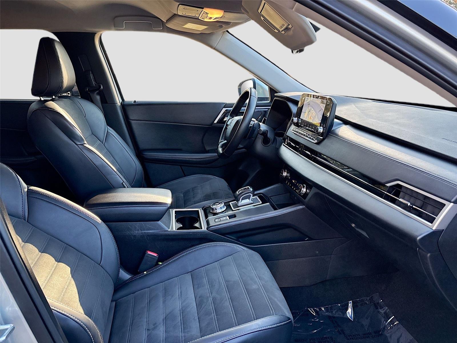 2024 Mitsubishi Outlander SE