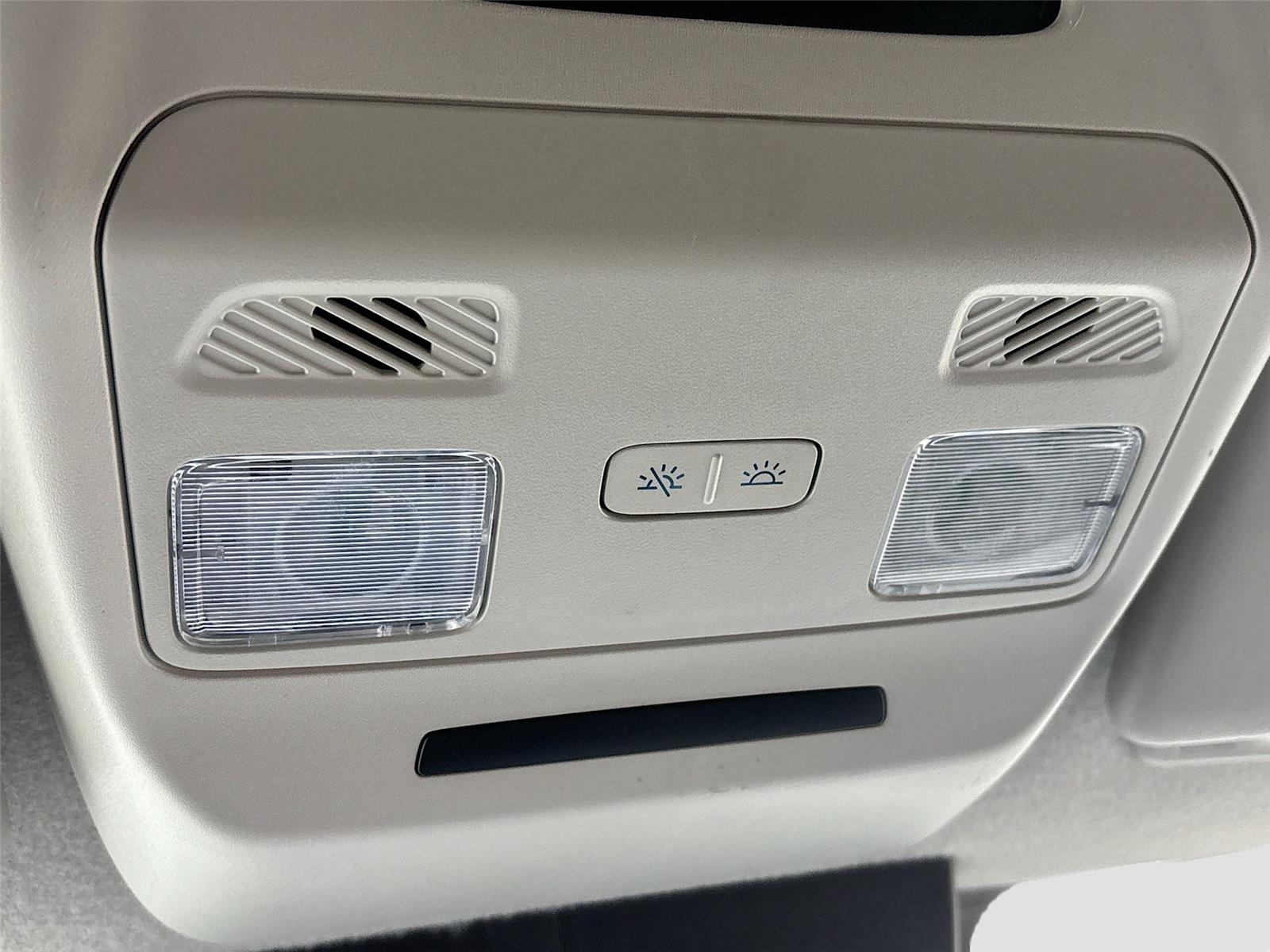 2023 Ford Transit Passenger Wagon XLT