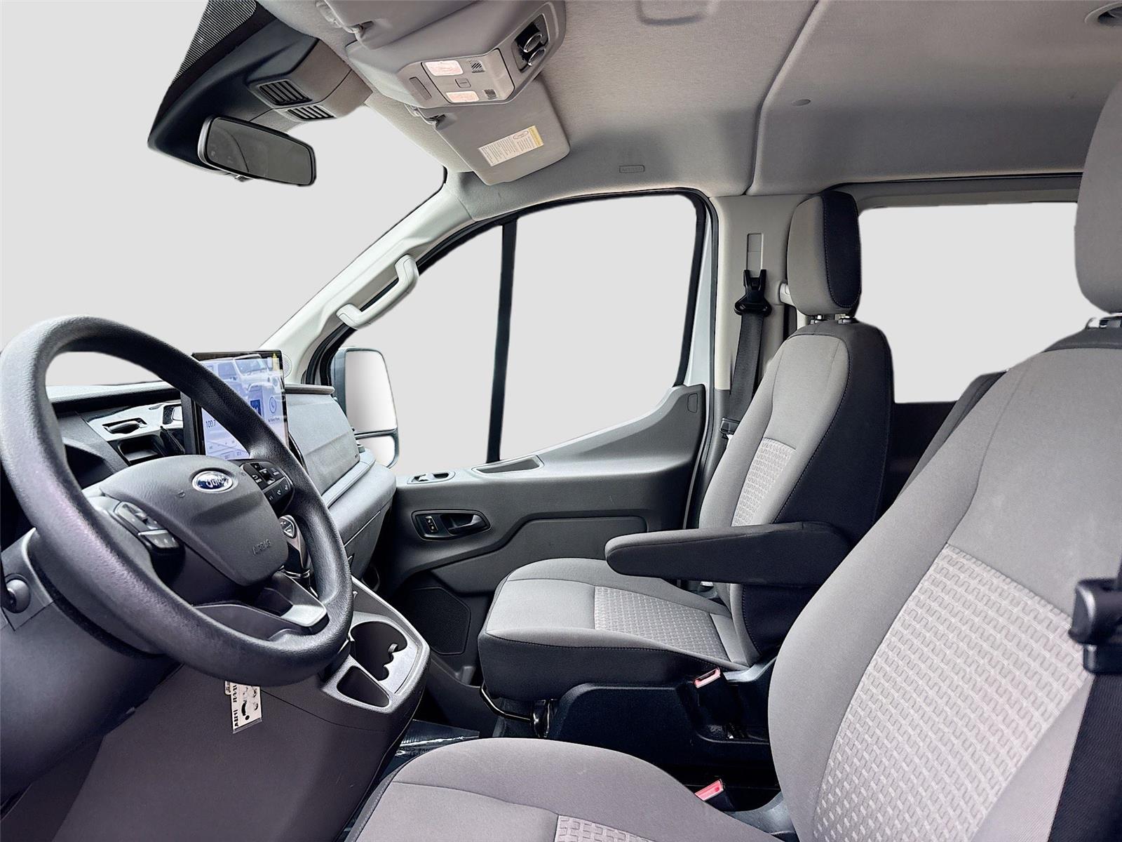 2023 Ford Transit Passenger Wagon XLT