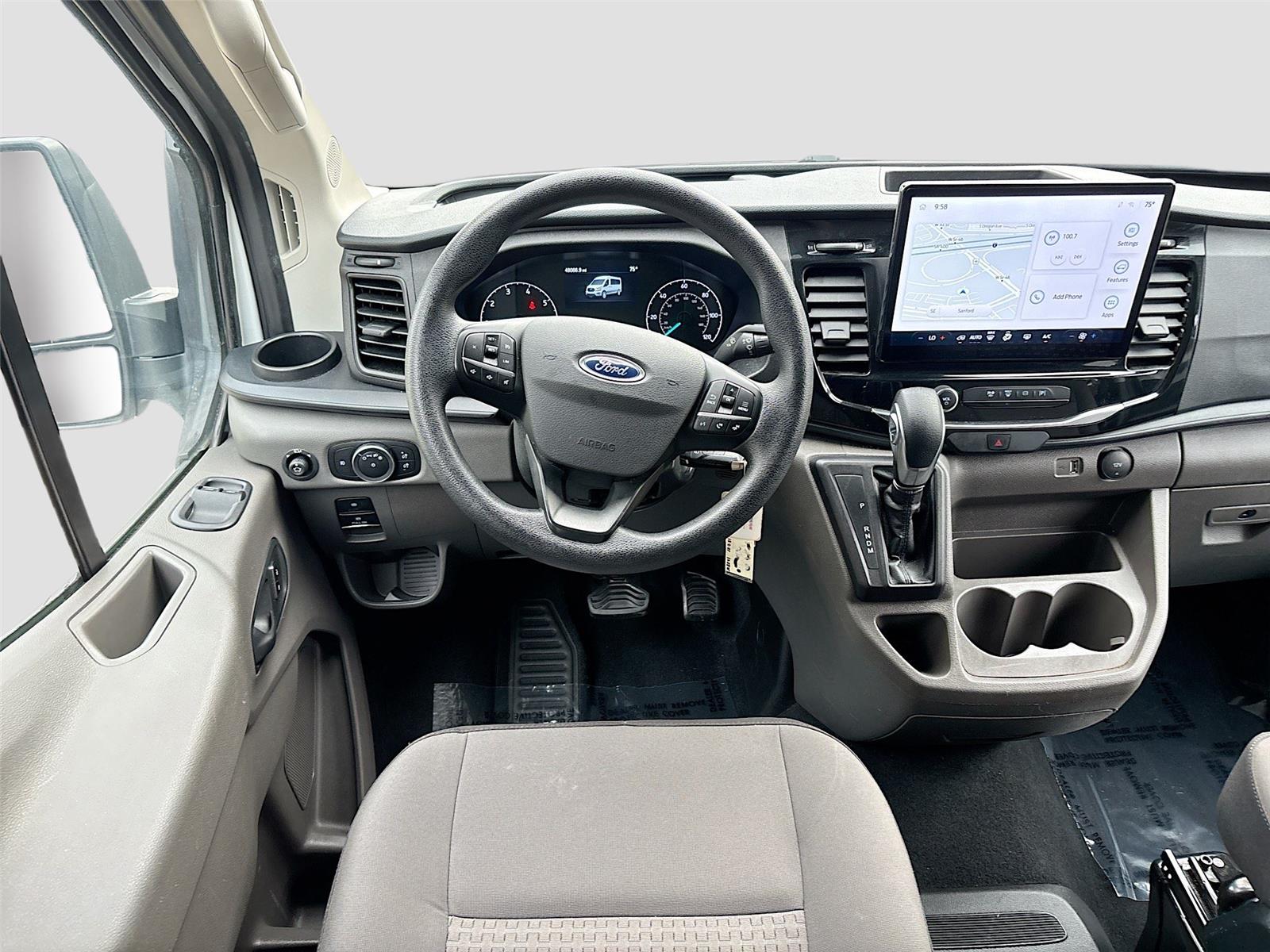 2023 Ford Transit Passenger Wagon XLT