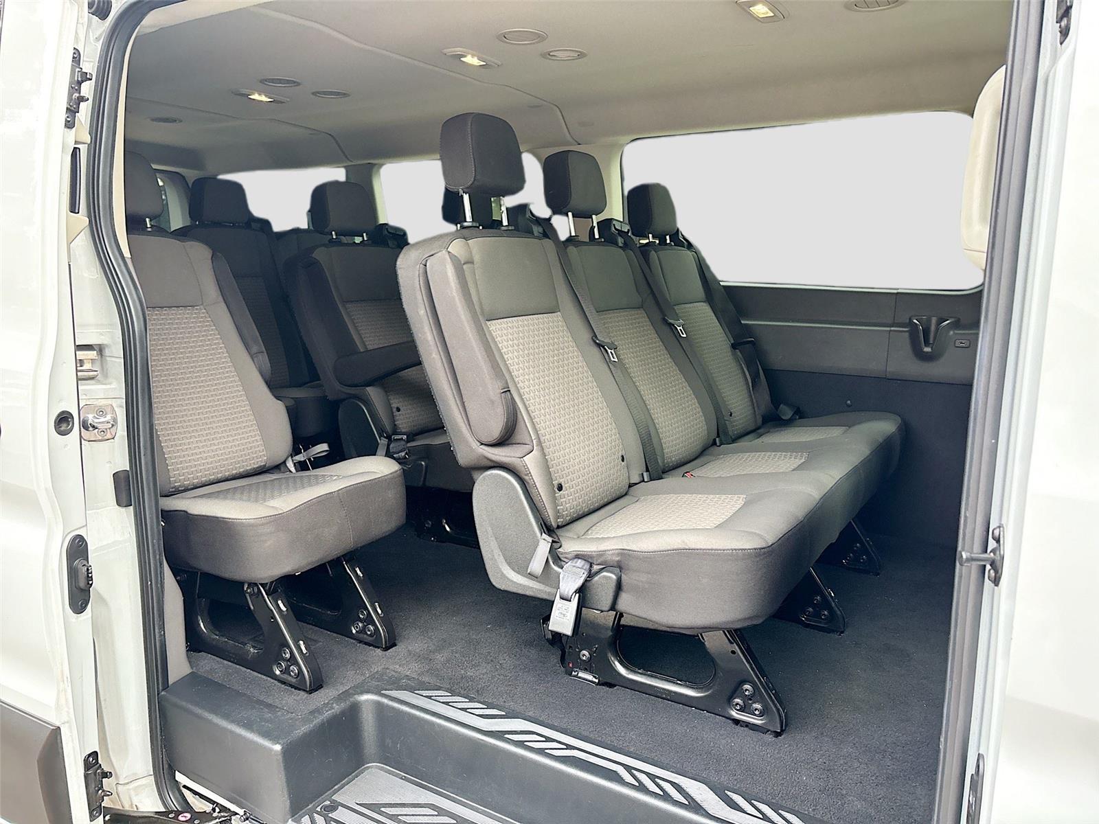 2023 Ford Transit Passenger Wagon XLT