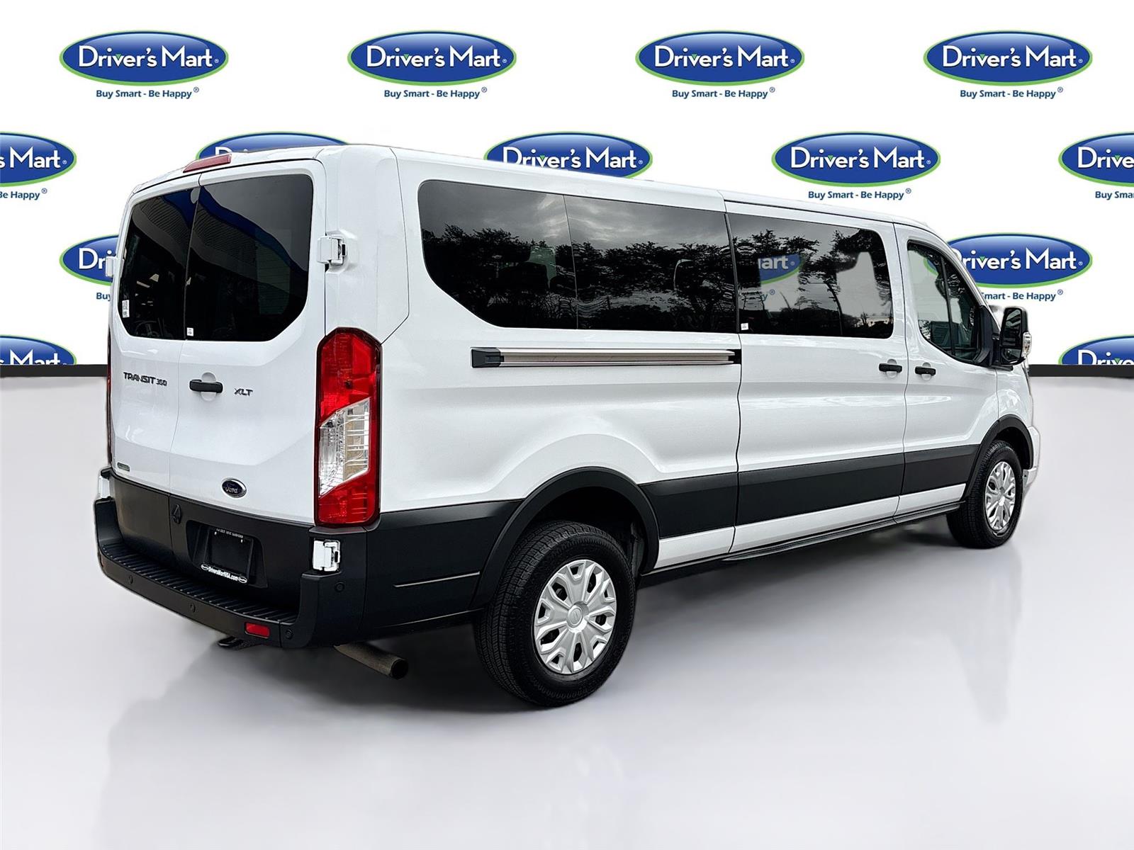 2023 Ford Transit Passenger Wagon XLT