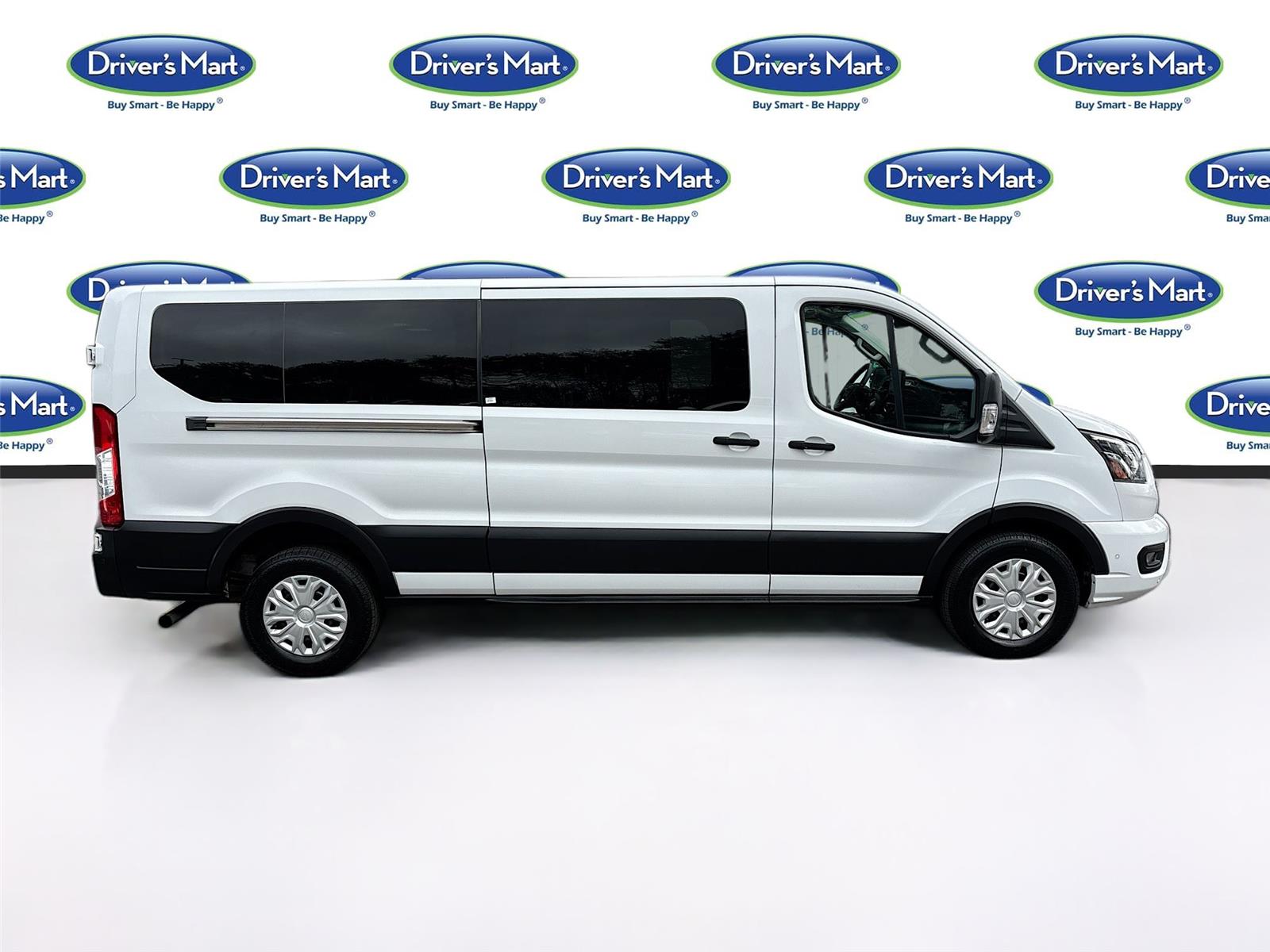 2023 Ford Transit Passenger Wagon XLT