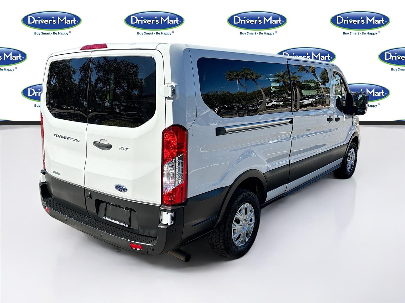 2023 Ford Transit Passenger Wagon XLT
