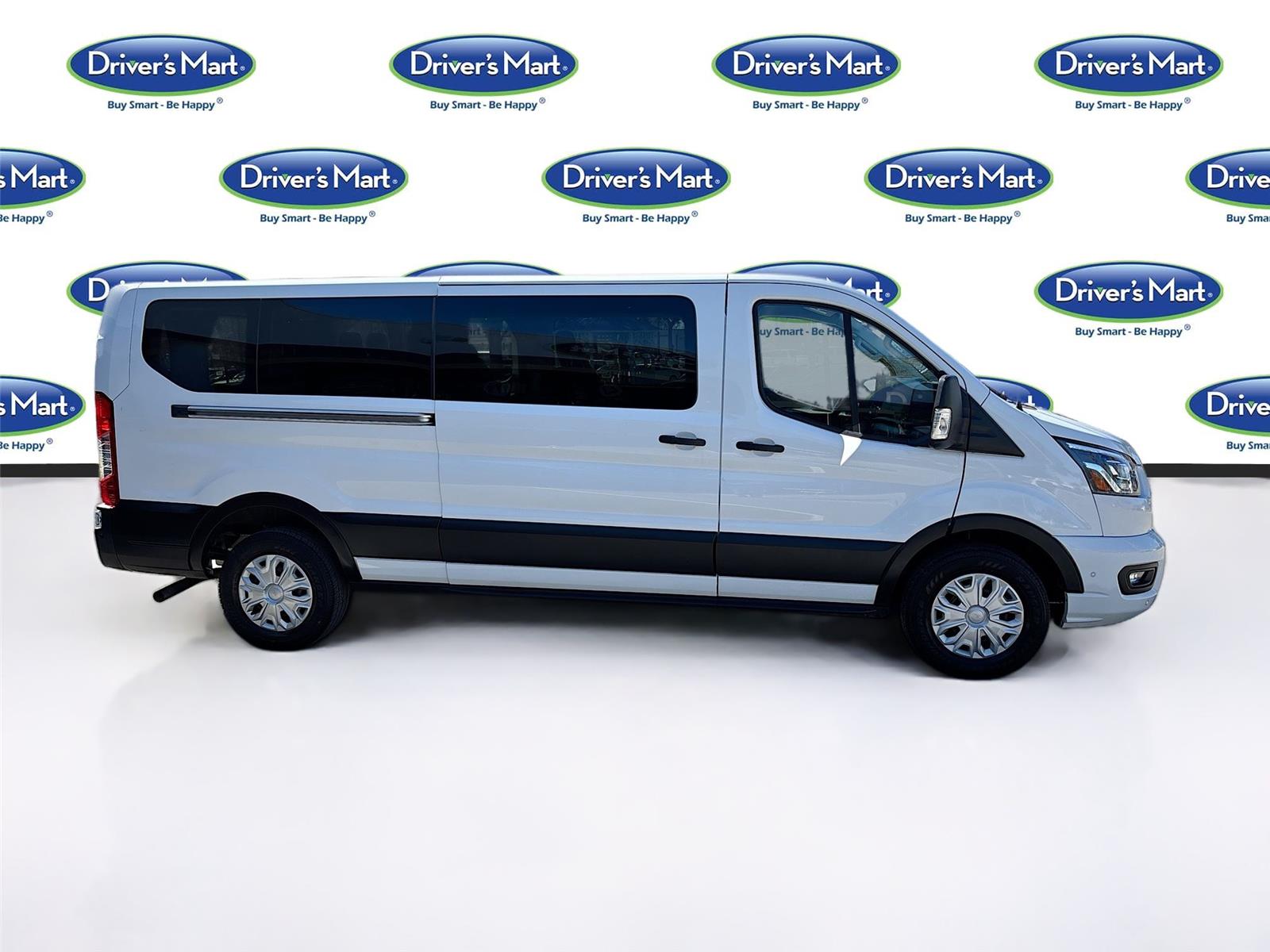 2023 Ford Transit Passenger Wagon XLT