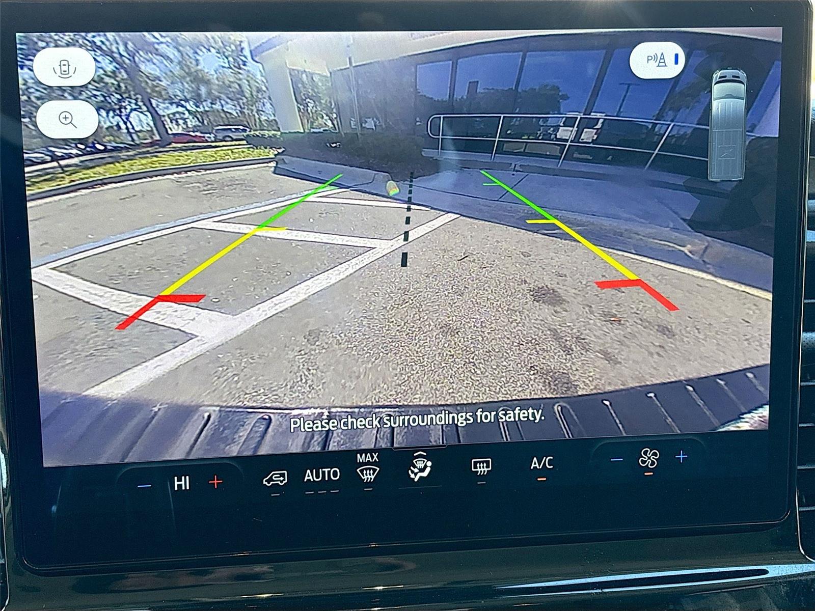 2023 Ford Transit Passenger Wagon XLT