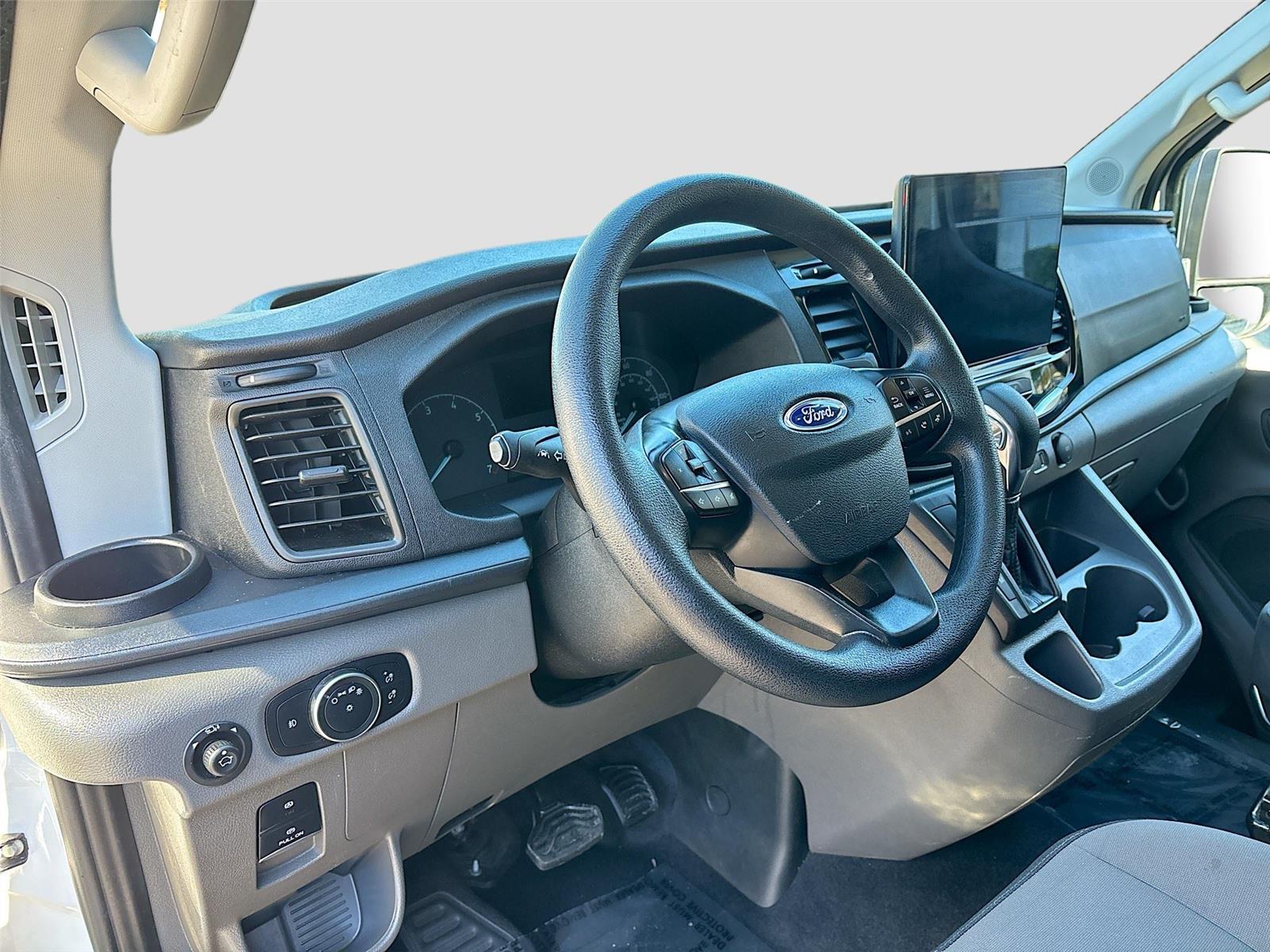 2023 Ford Transit Passenger Wagon XLT