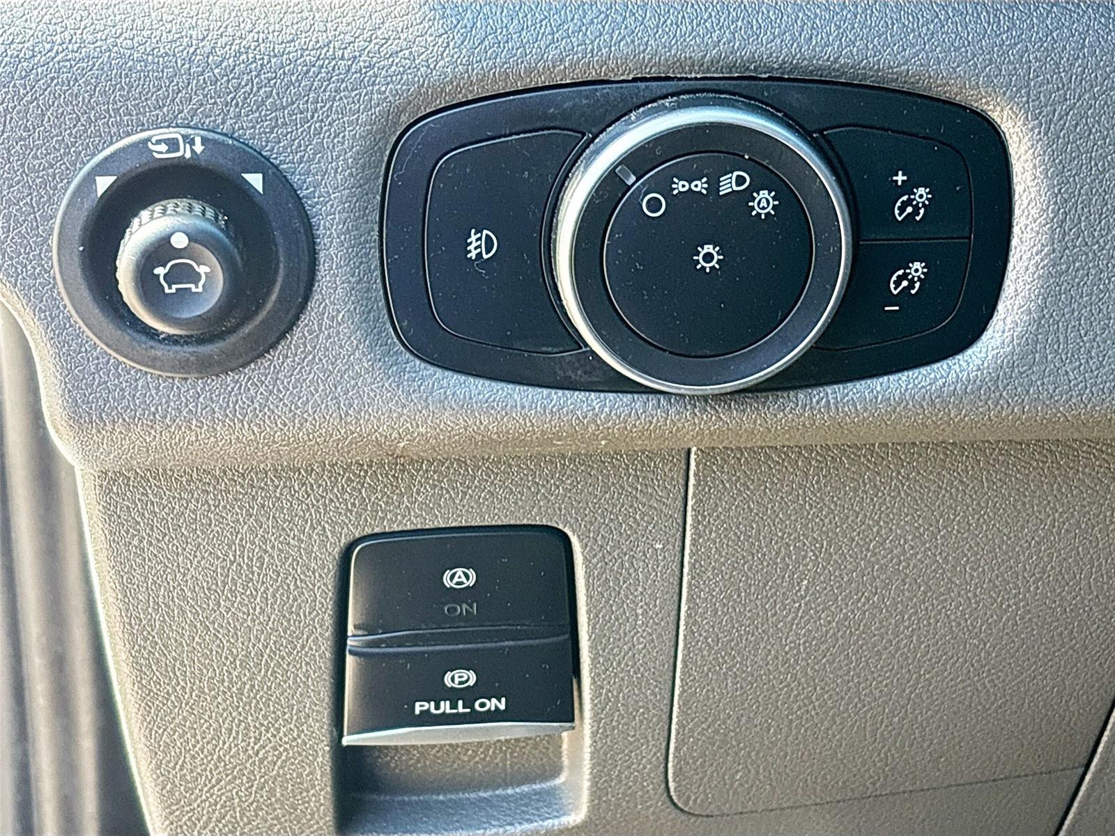 2023 Ford Transit Passenger Wagon XLT