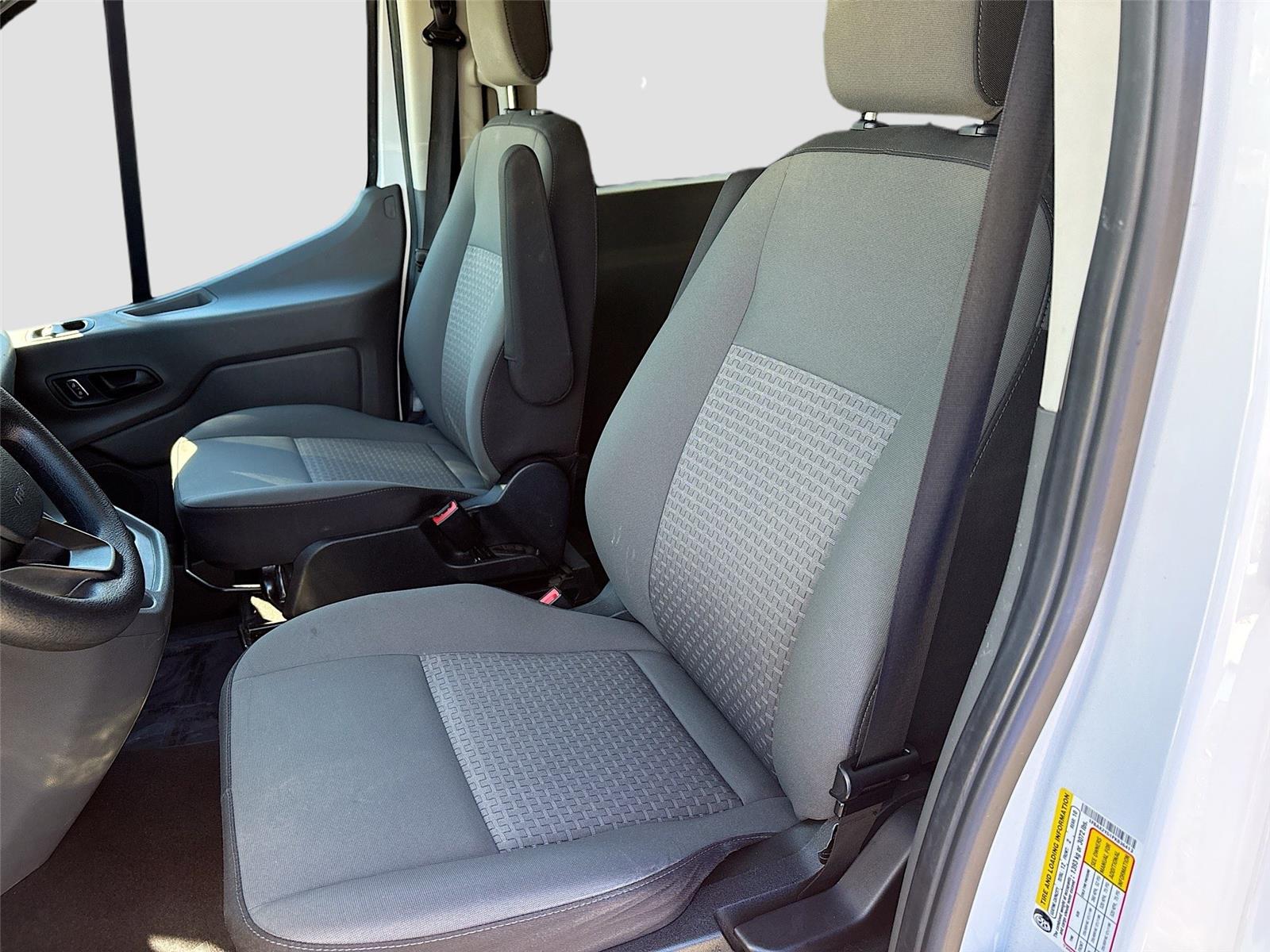 2023 Ford Transit Passenger Wagon XLT