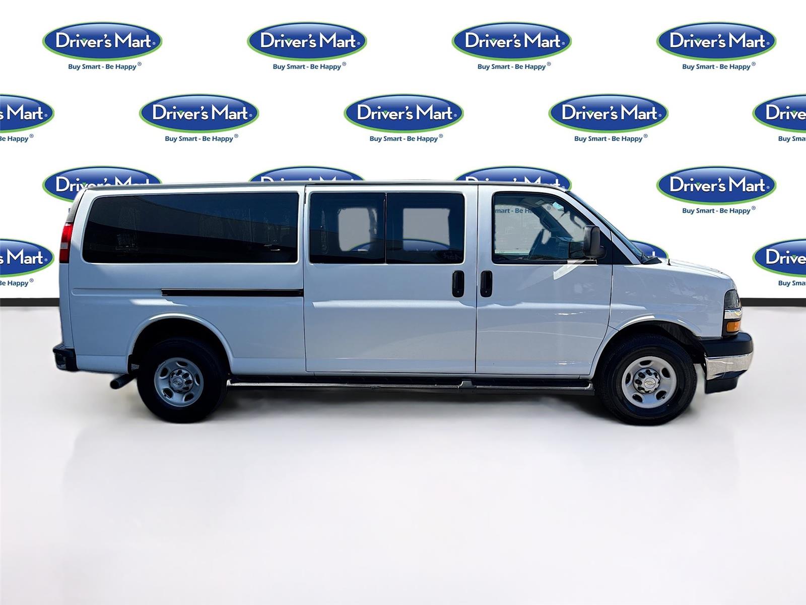 2023 Chevrolet Express Passenger LT