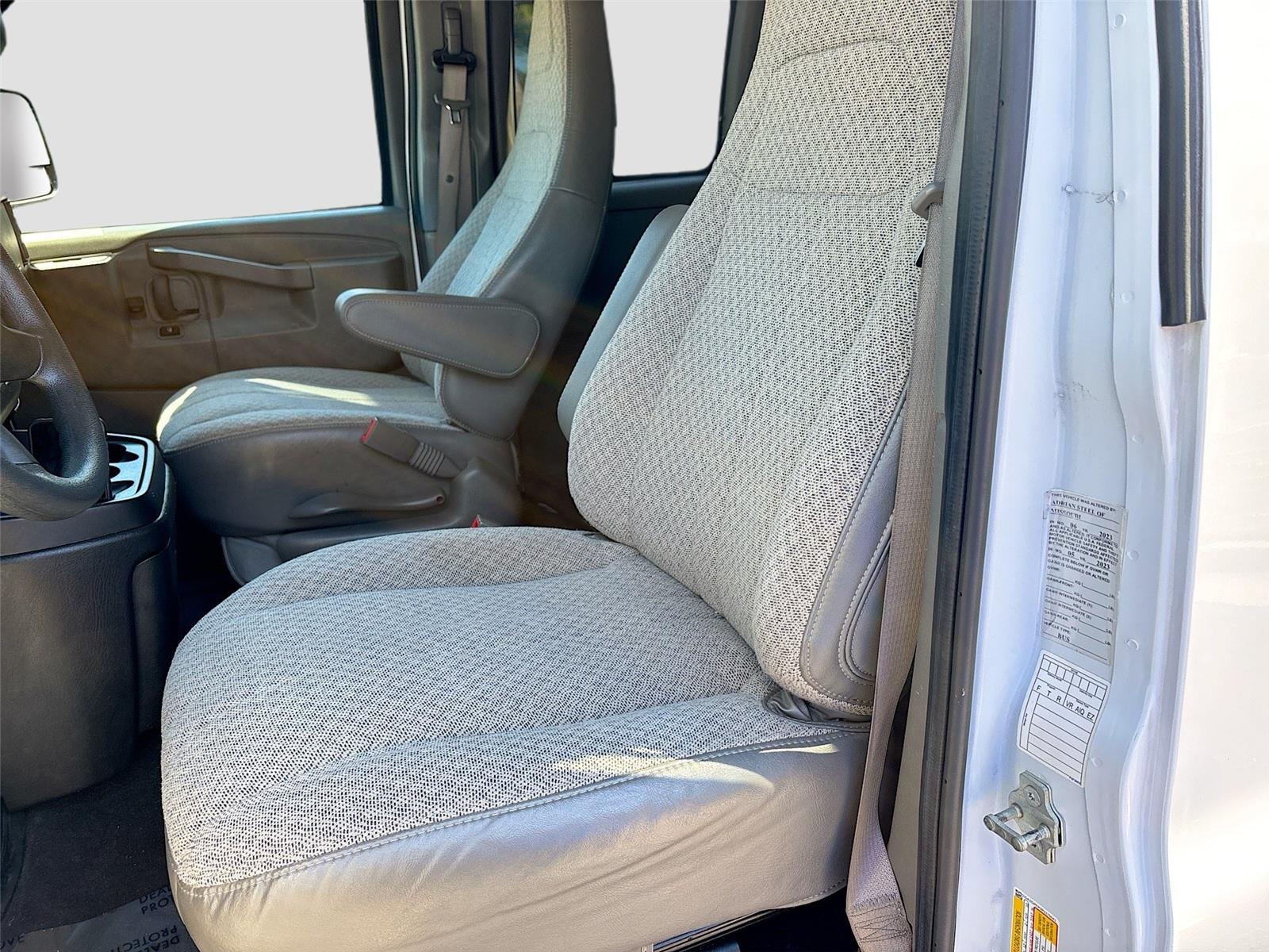 2023 Chevrolet Express Passenger LT