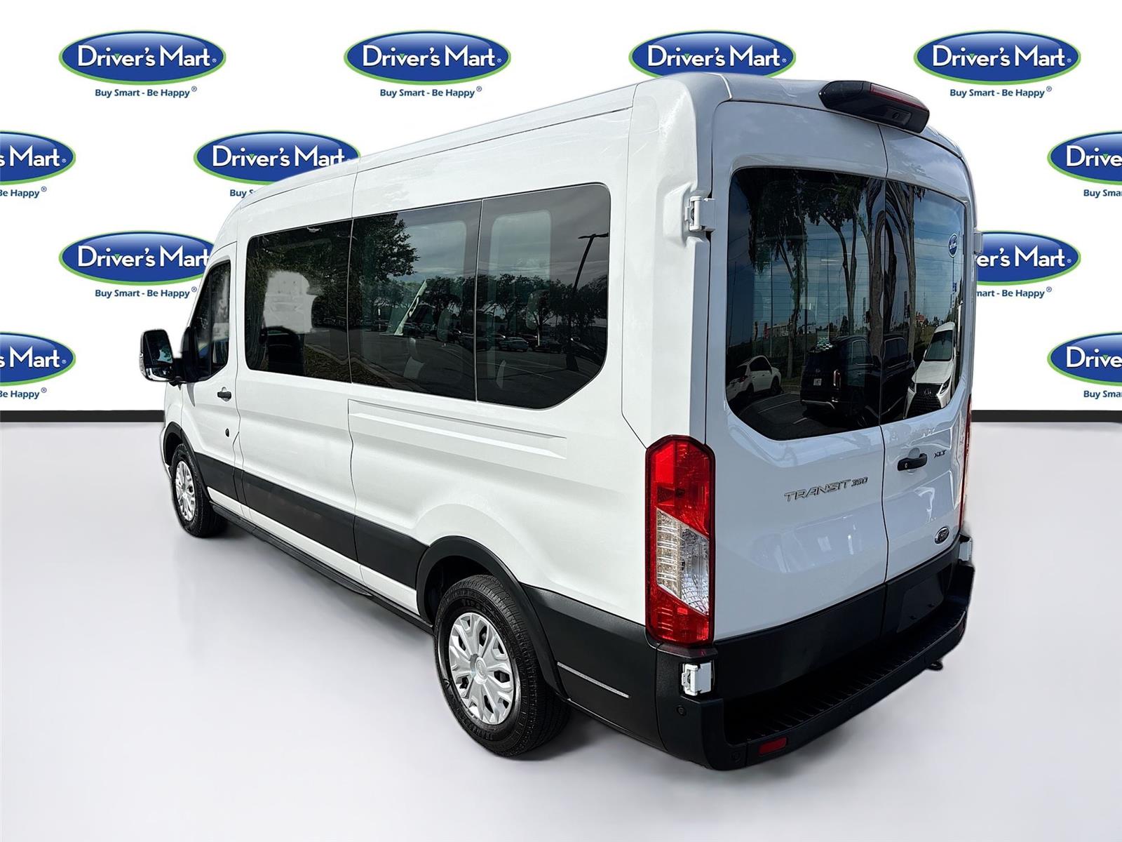 2023 Ford Transit Passenger Wagon XLT