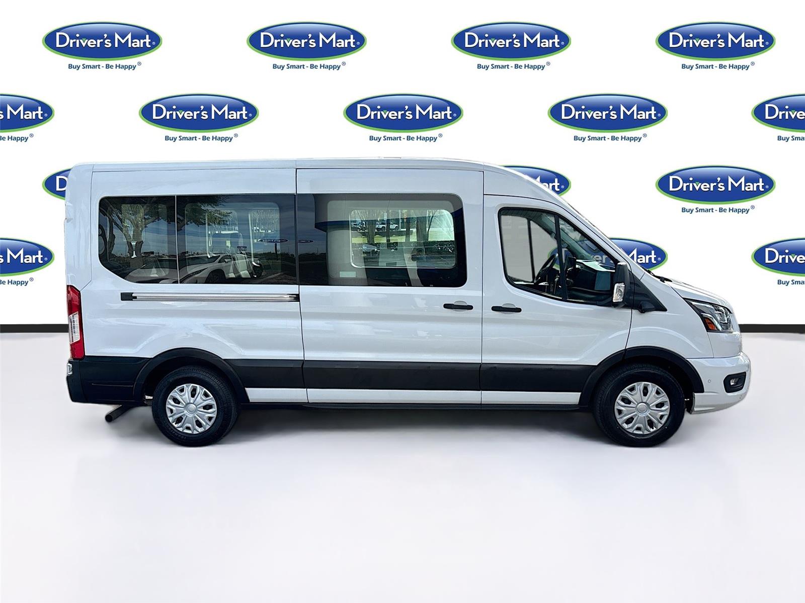 2023 Ford Transit Passenger Wagon XLT