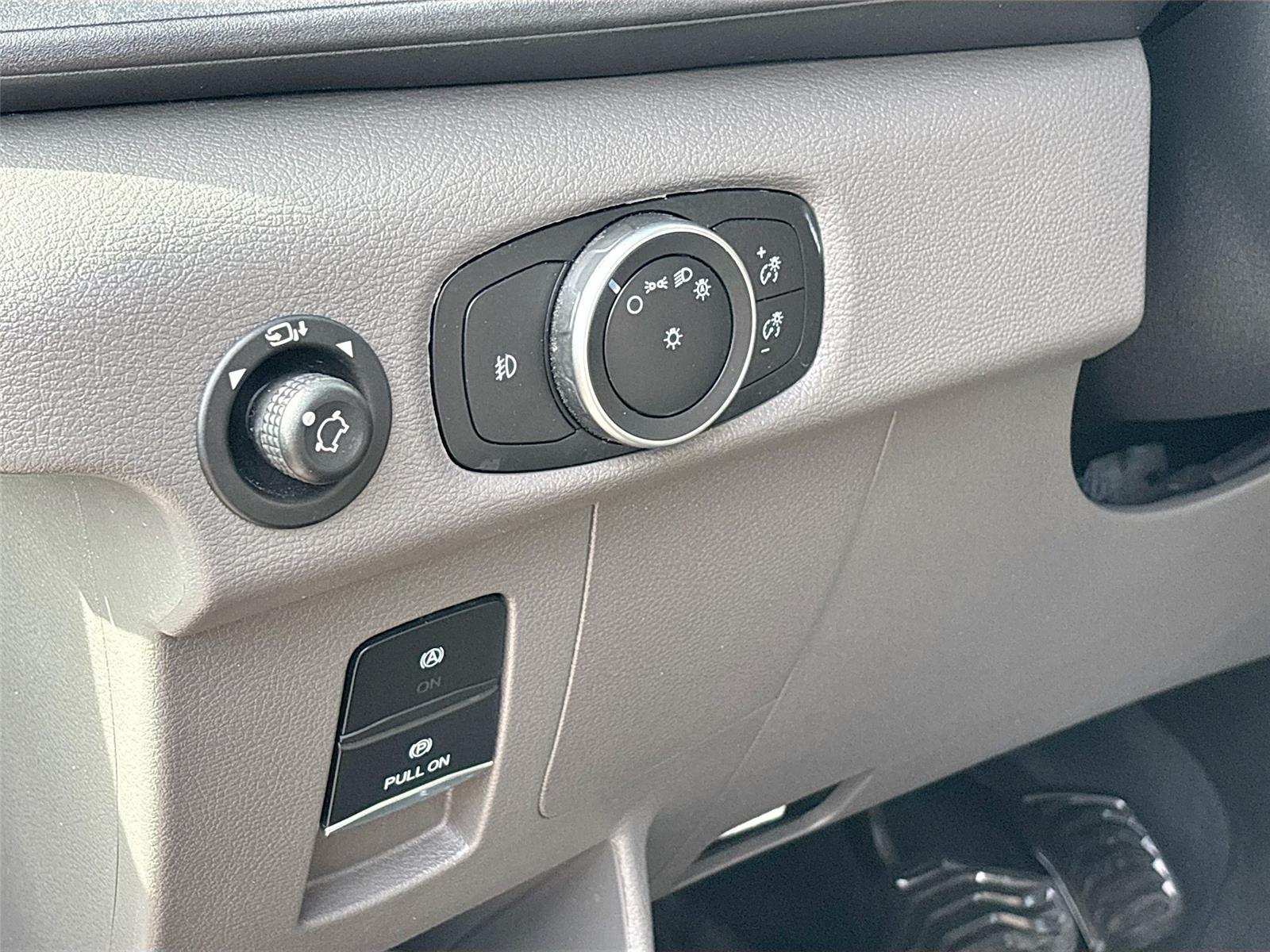 2023 Ford Transit Passenger Wagon XLT