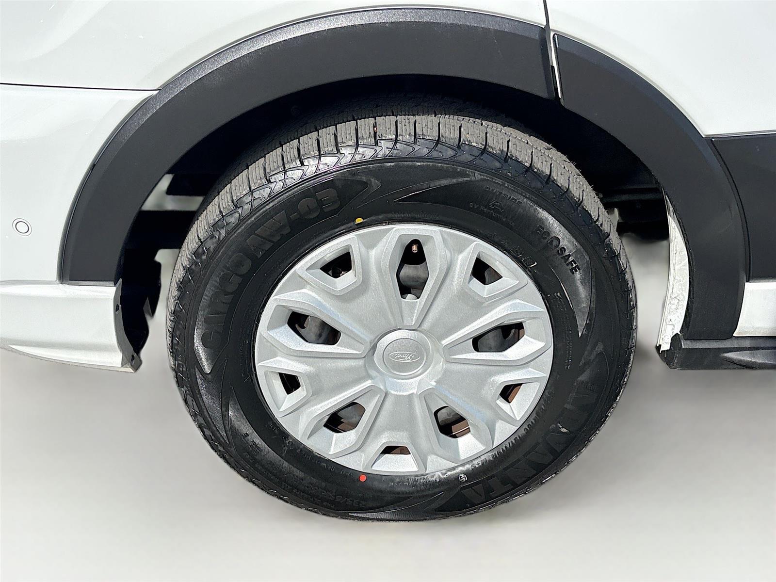 2023 Ford Transit Passenger Wagon XLT