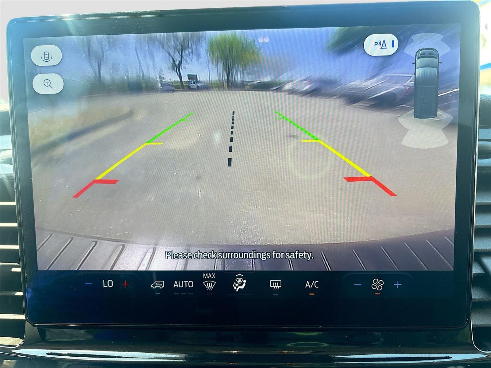 2024 Ford Transit Passenger Wagon XLT