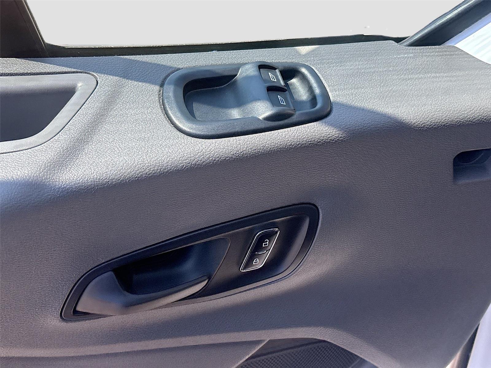 2024 Ford Transit Passenger Wagon XLT