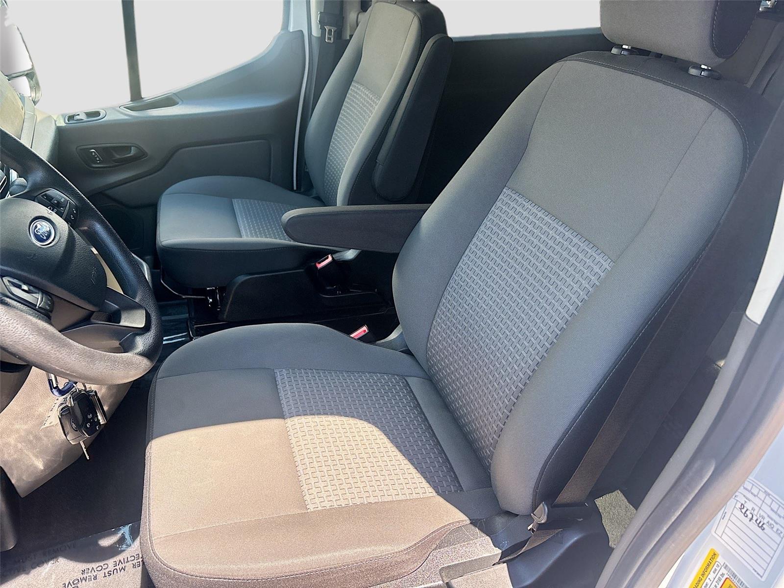 2024 Ford Transit Passenger Wagon XLT