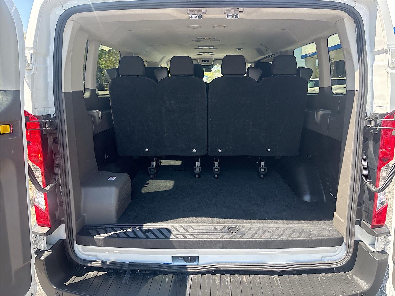 2024 Ford Transit Passenger Wagon XLT