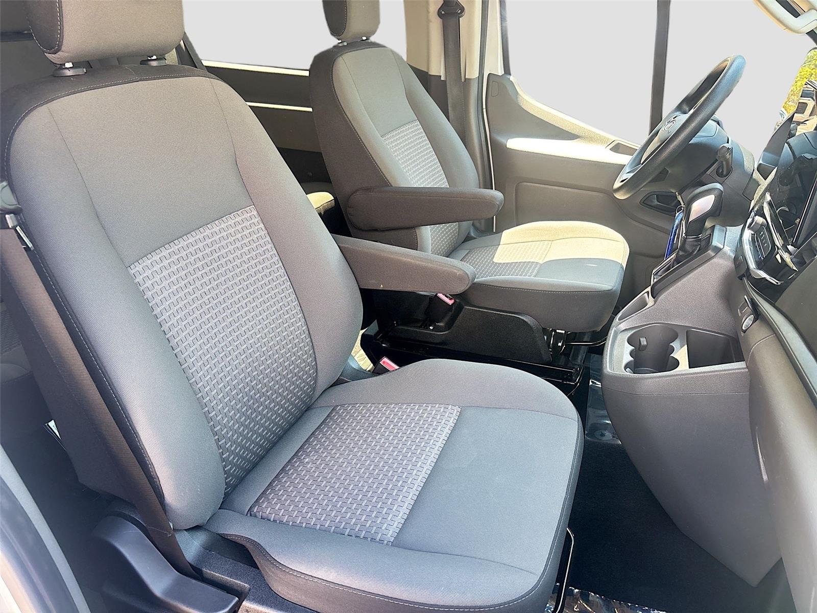 2024 Ford Transit Passenger Wagon XLT