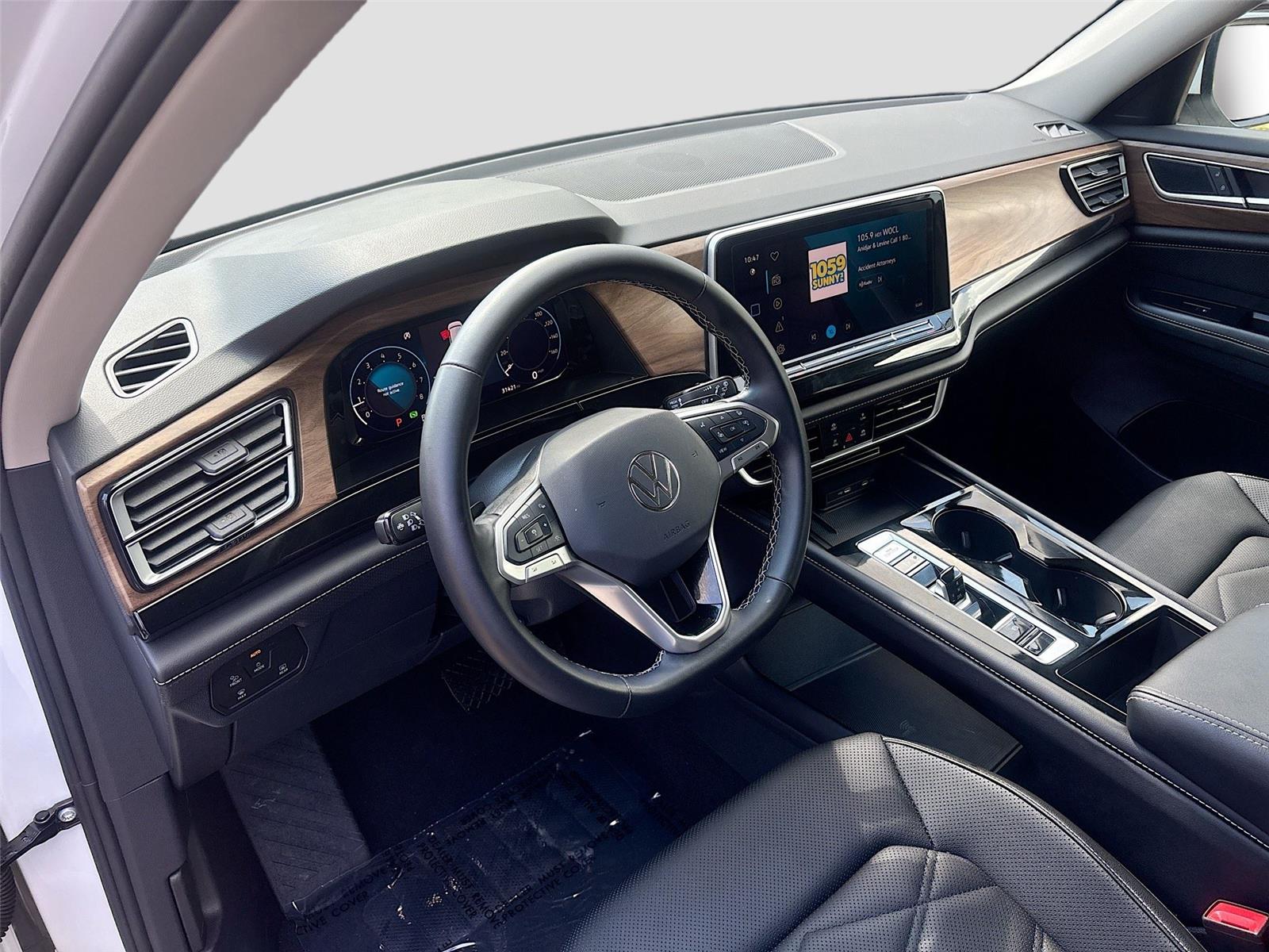 2025 Volkswagen Atlas 2.0T SE w/Technology