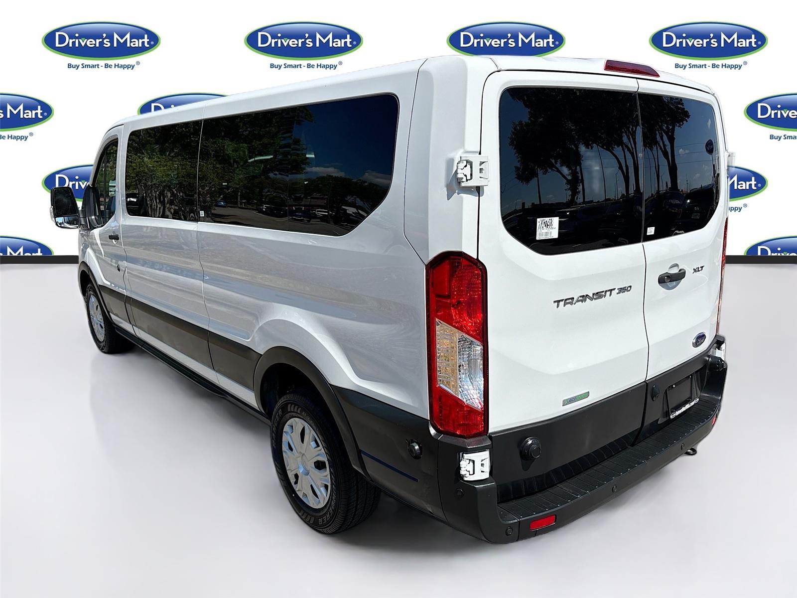 2024 Ford Transit Passenger Wagon XLT