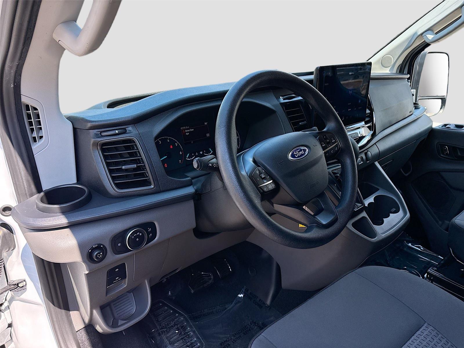 2024 Ford Transit Passenger Wagon XLT