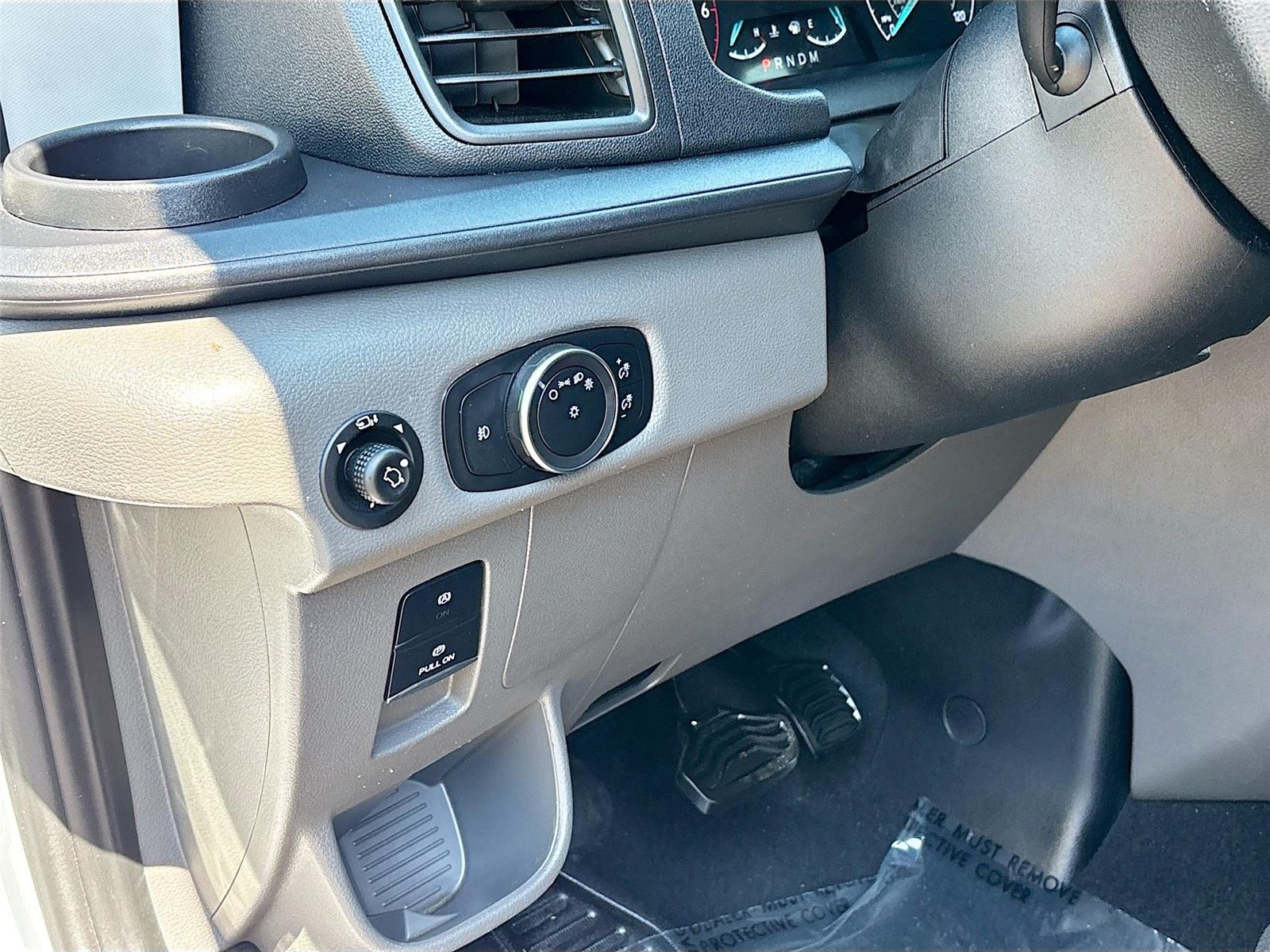 2024 Ford Transit Passenger Wagon XLT