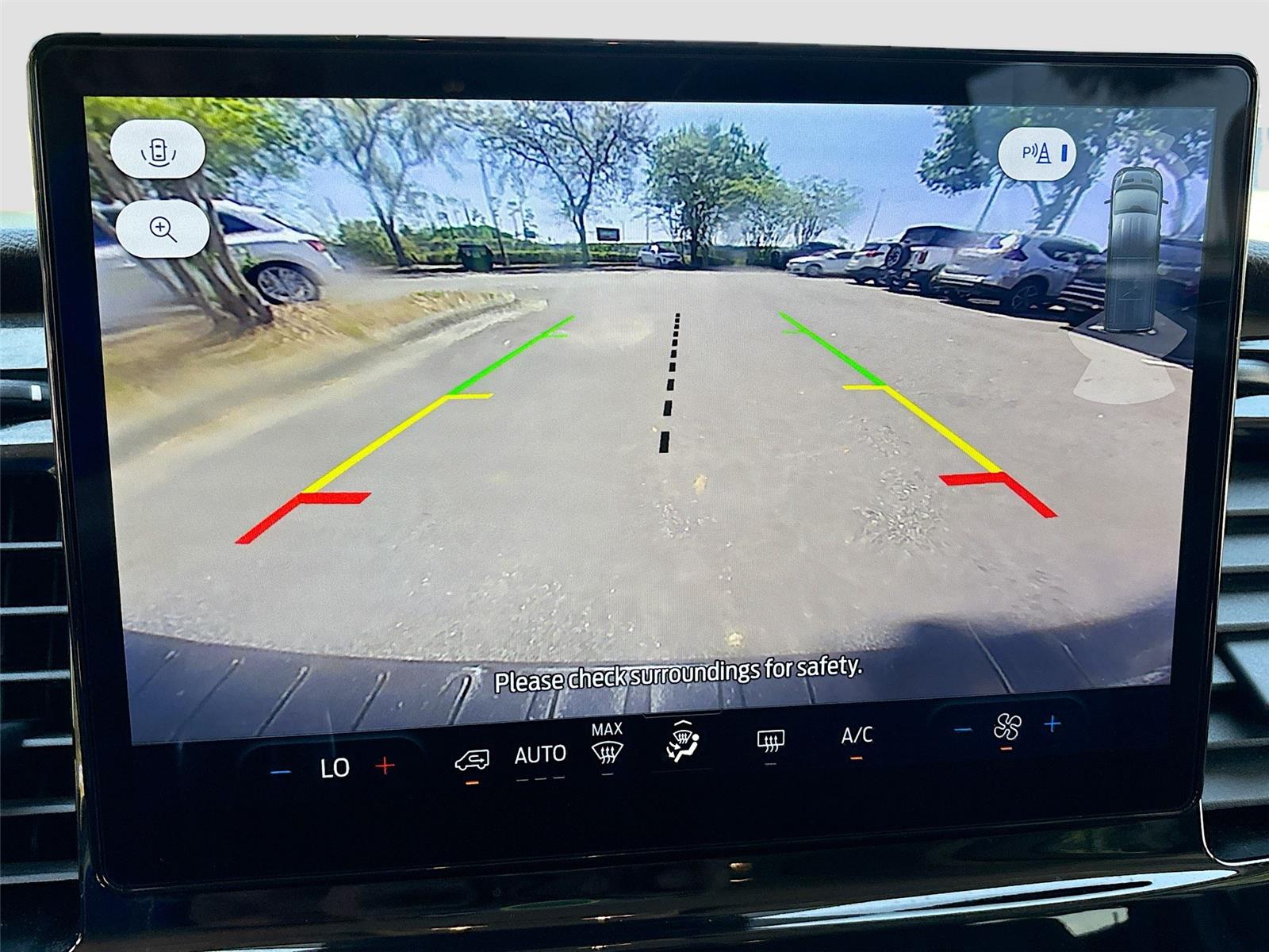 2024 Ford Transit Passenger Wagon XLT