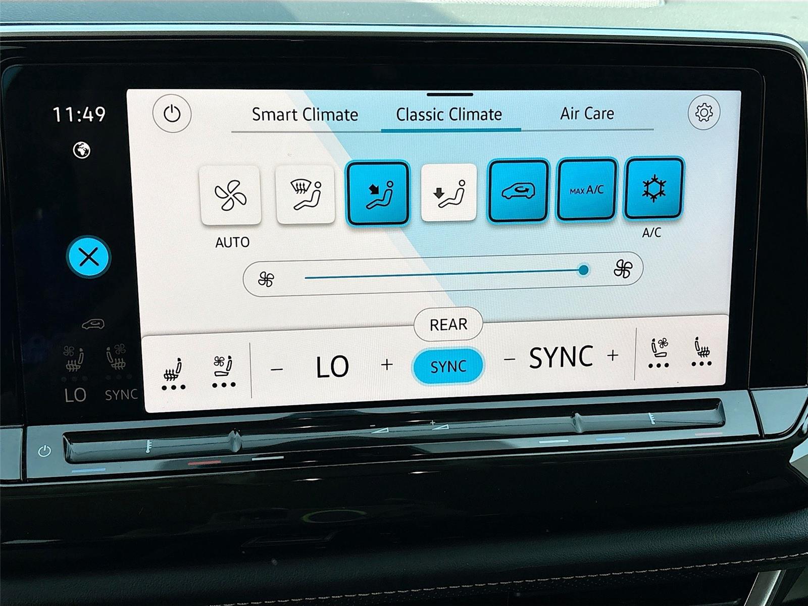 2025 Volkswagen Atlas 2.0T SE w/Technology