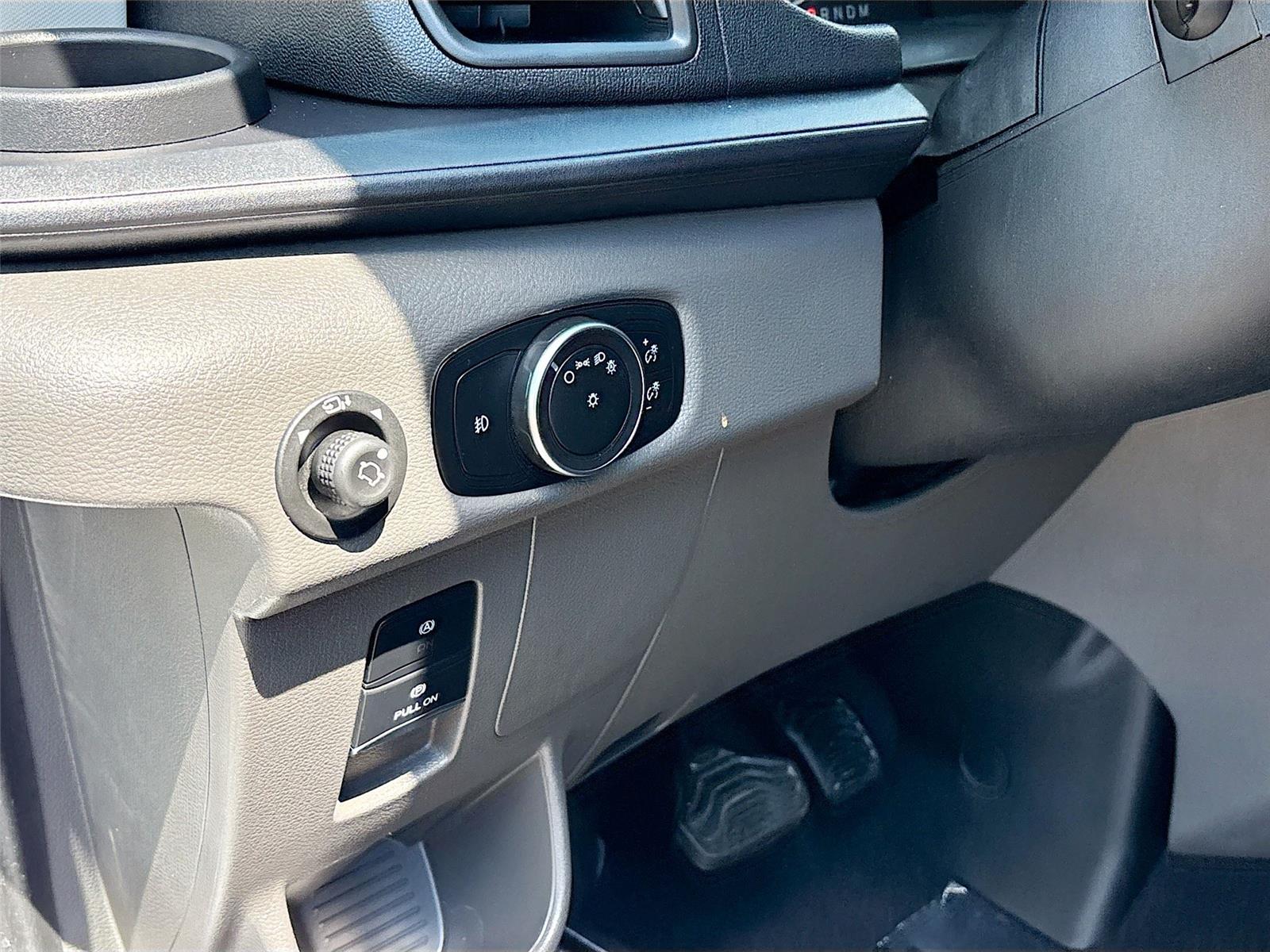 2024 Ford Transit Passenger Wagon XLT