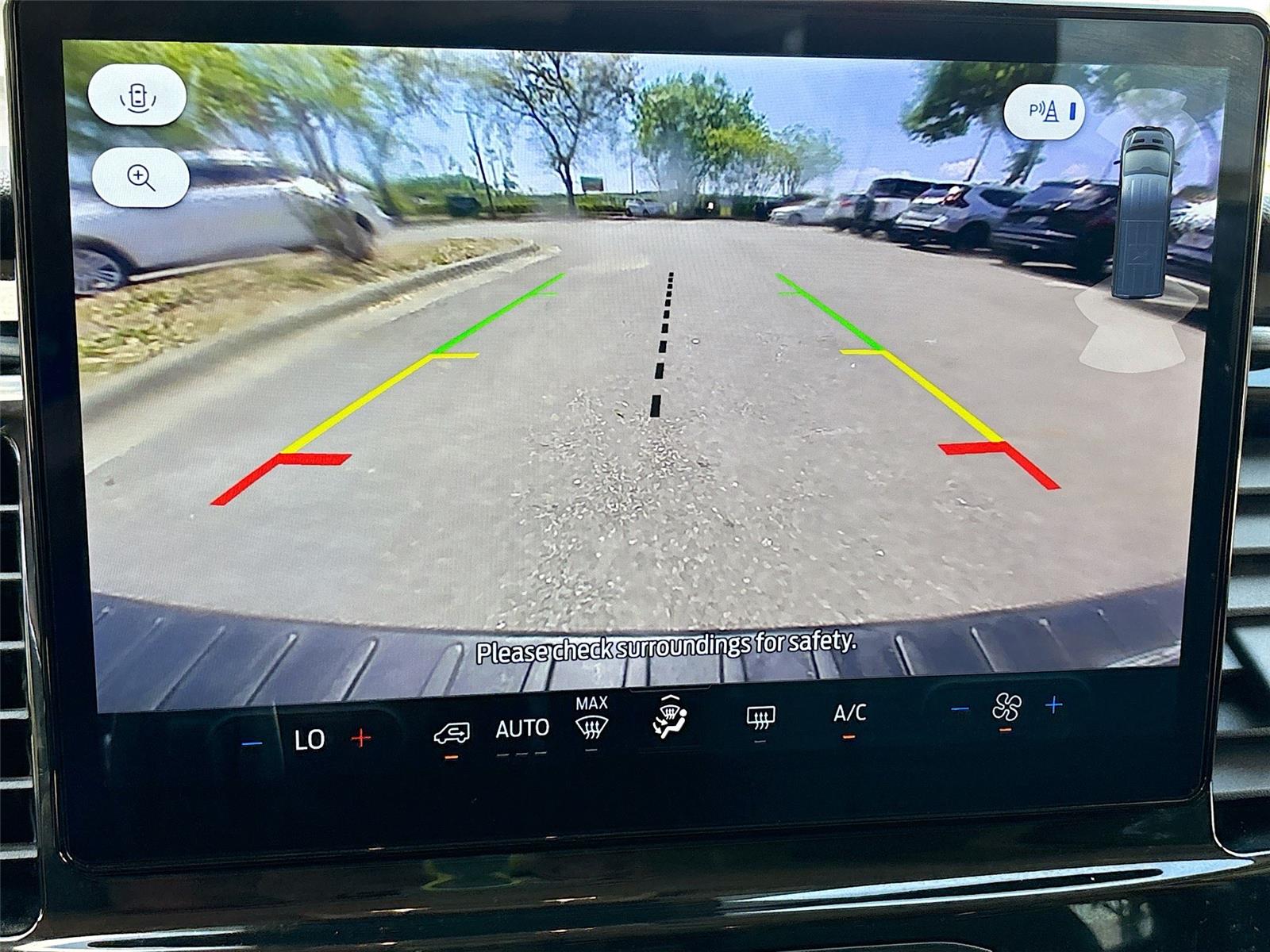 2024 Ford Transit Passenger Wagon XLT