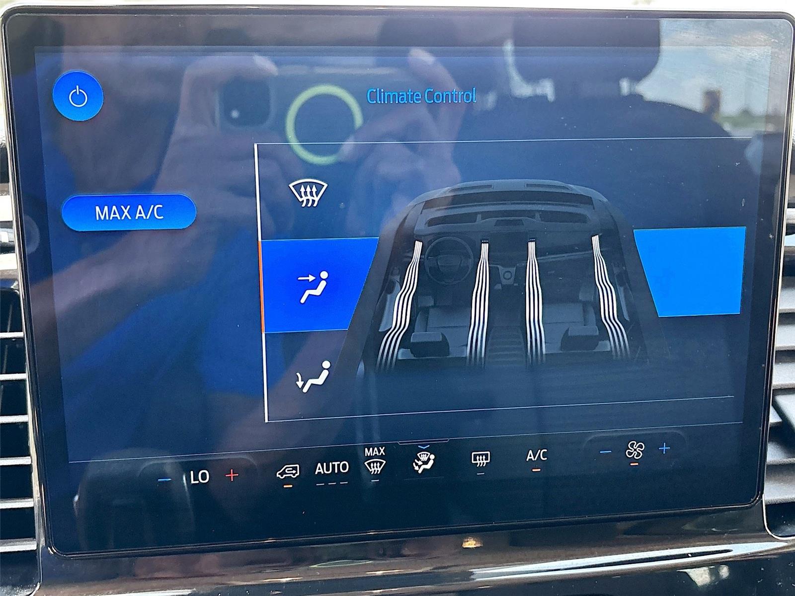 2024 Ford Transit Passenger Wagon XLT