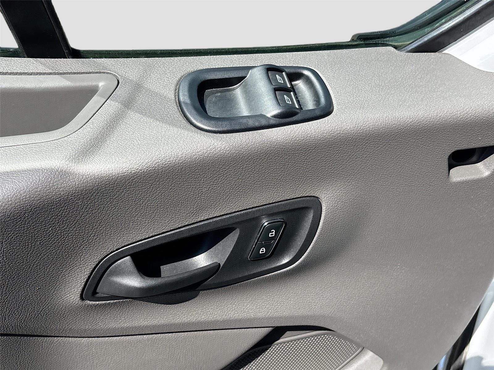 2024 Ford Transit Passenger Wagon XLT