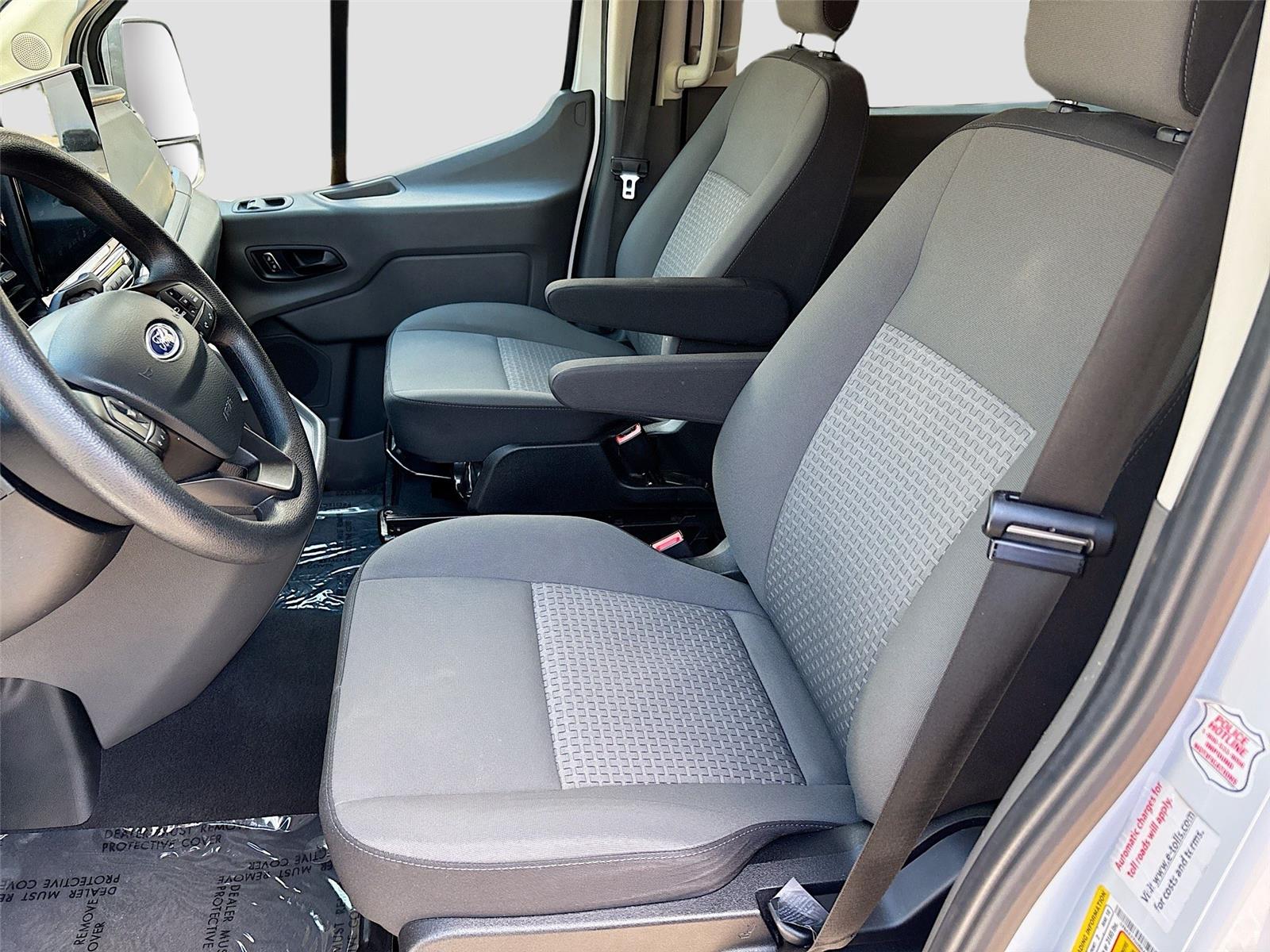 2024 Ford Transit Passenger Wagon XLT