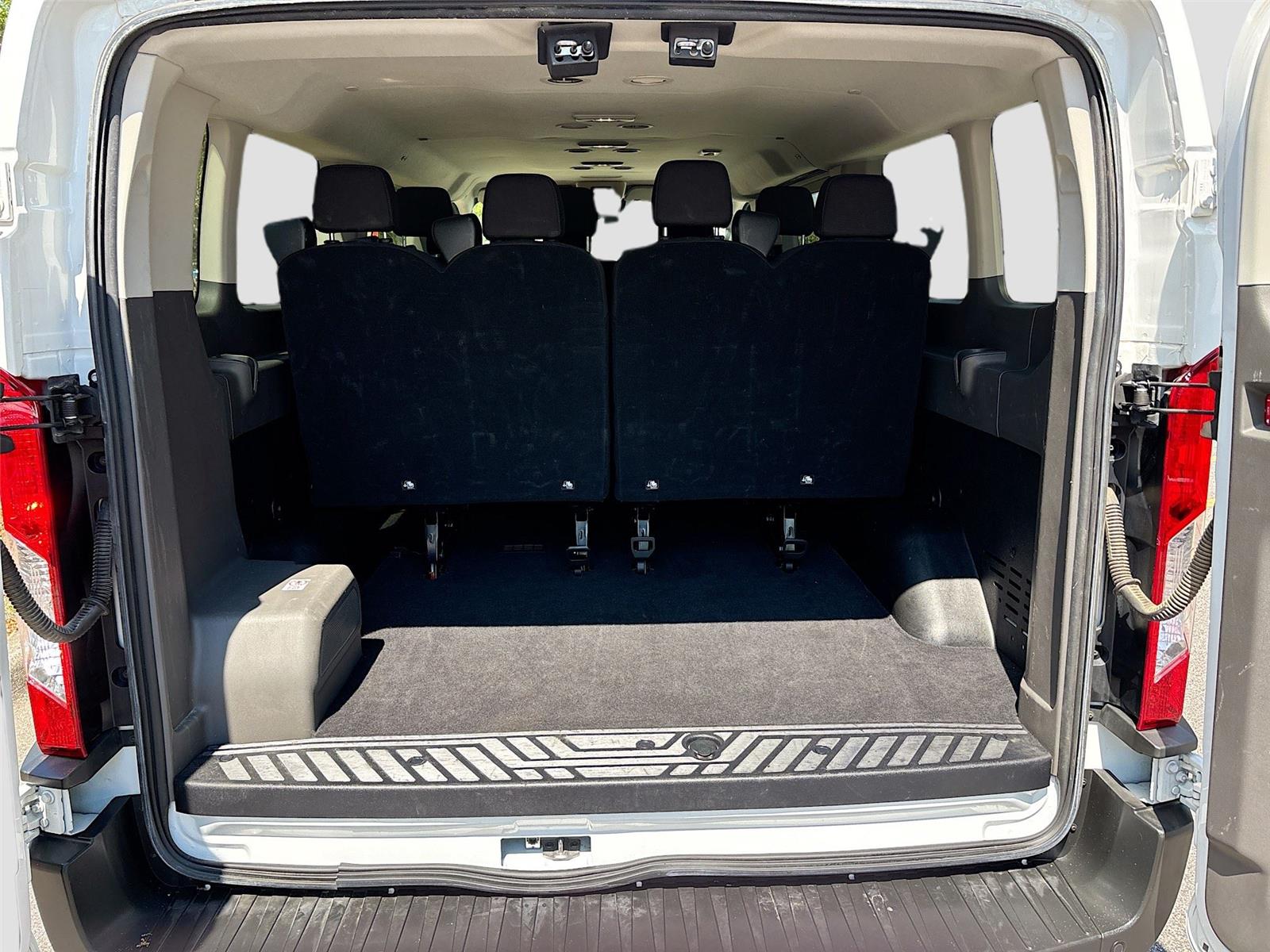 2024 Ford Transit Passenger Wagon XLT