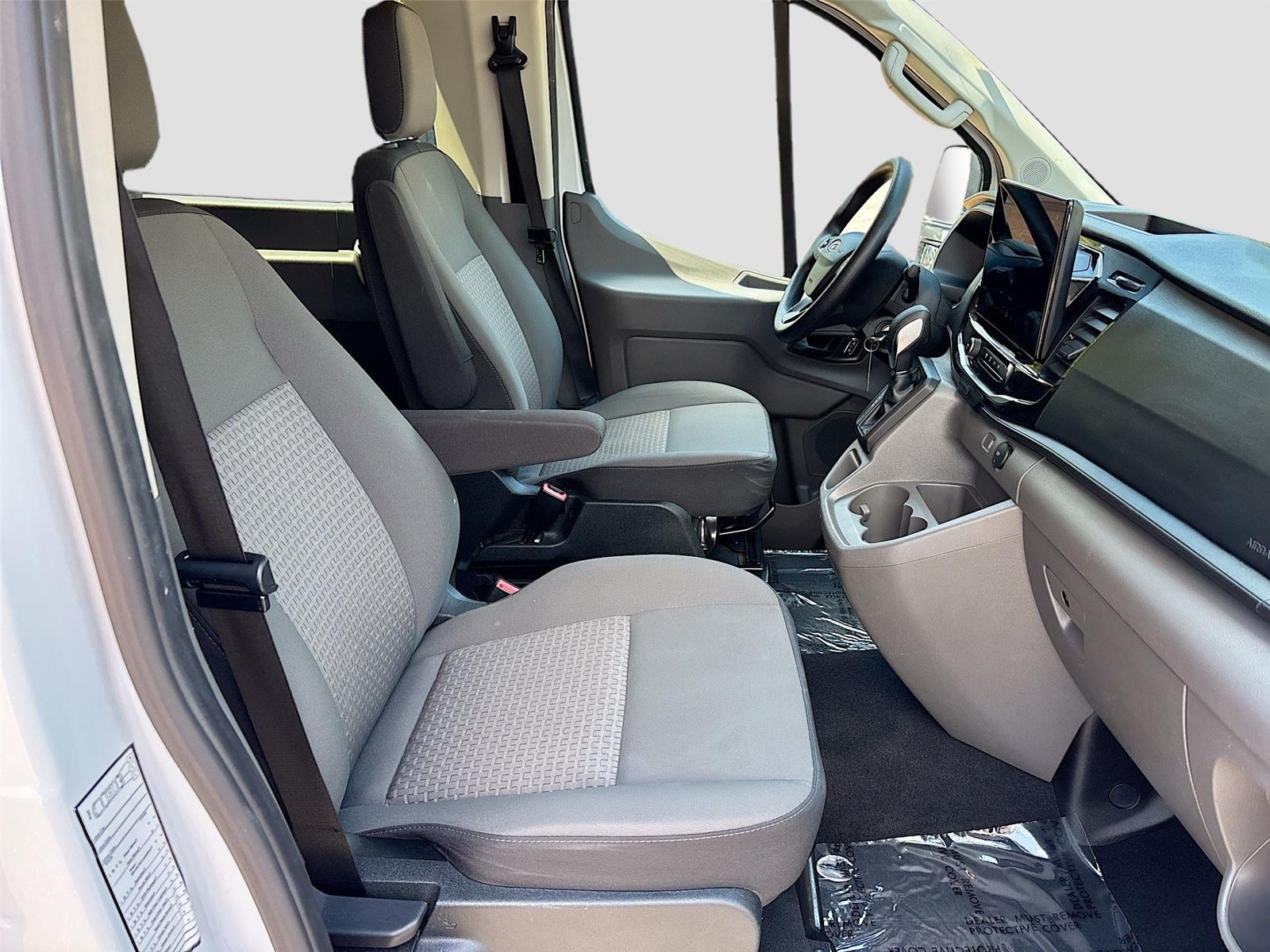 2024 Ford Transit Passenger Wagon XLT